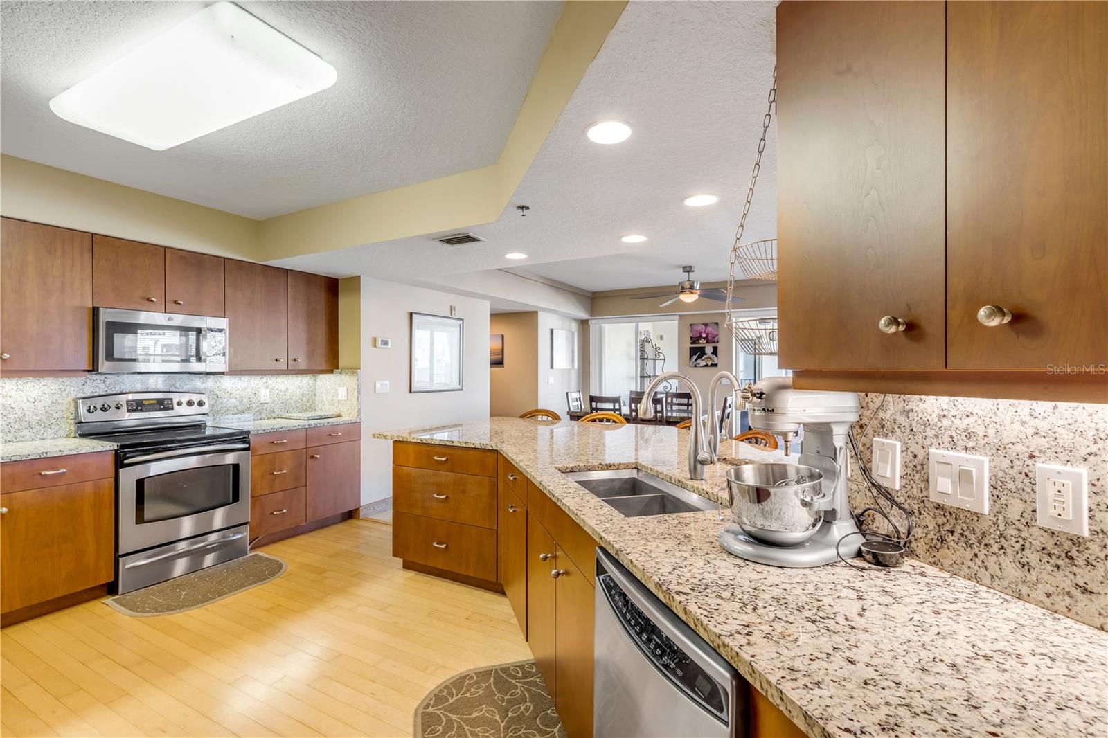 Image 13 of 65 For 5300 Atlantic Avenue 10-605