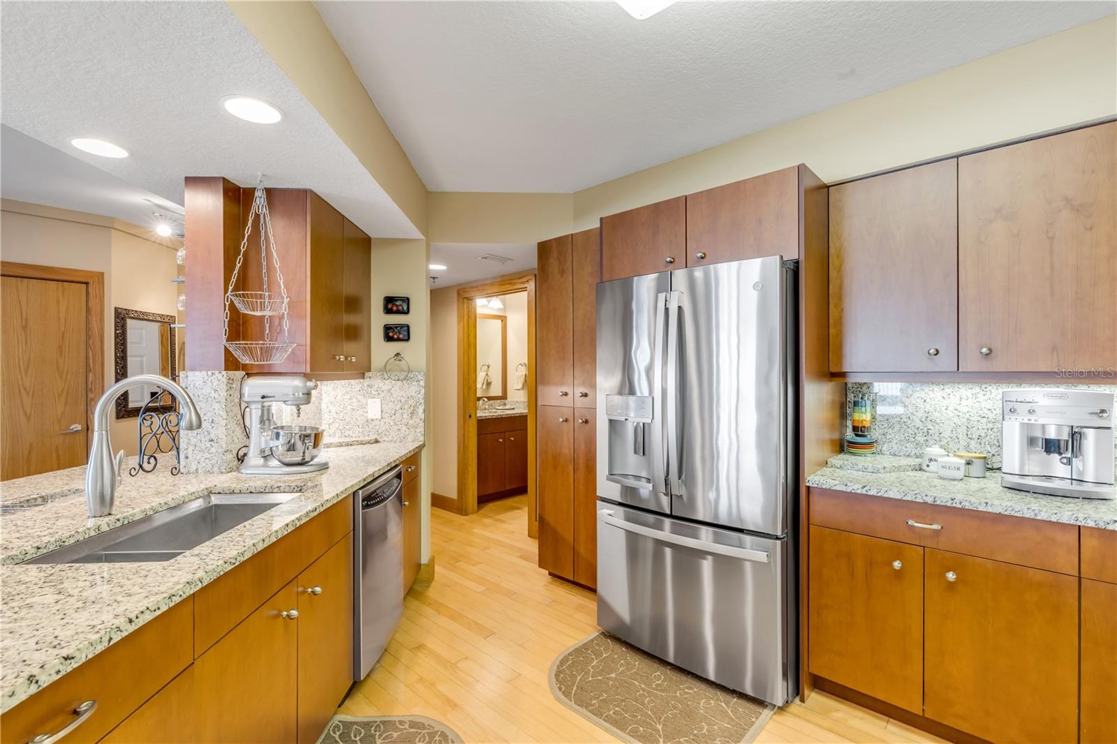 Image 15 of 65 For 5300 Atlantic Avenue 10-605