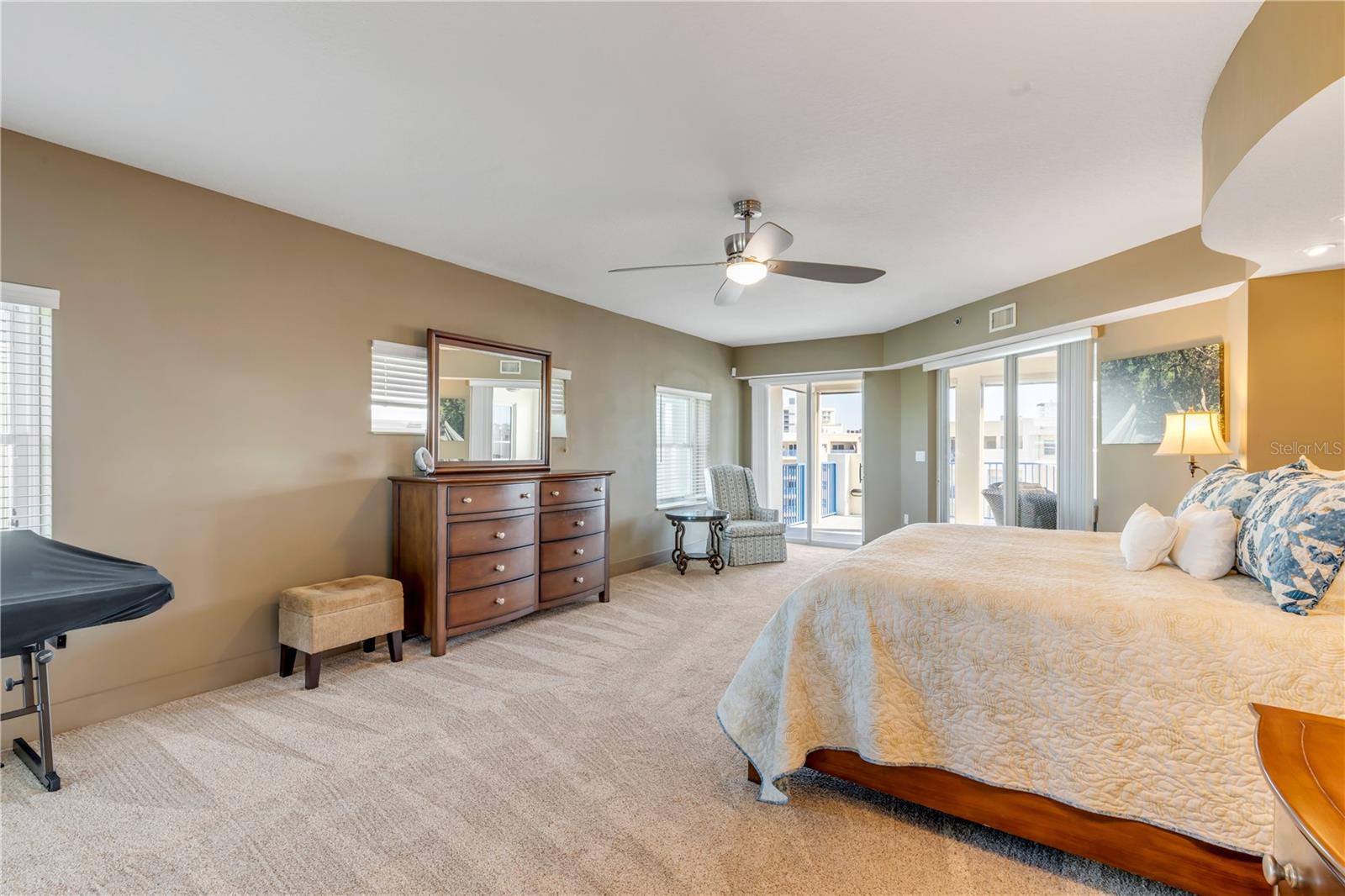 Image 22 of 65 For 5300 Atlantic Avenue 10-605