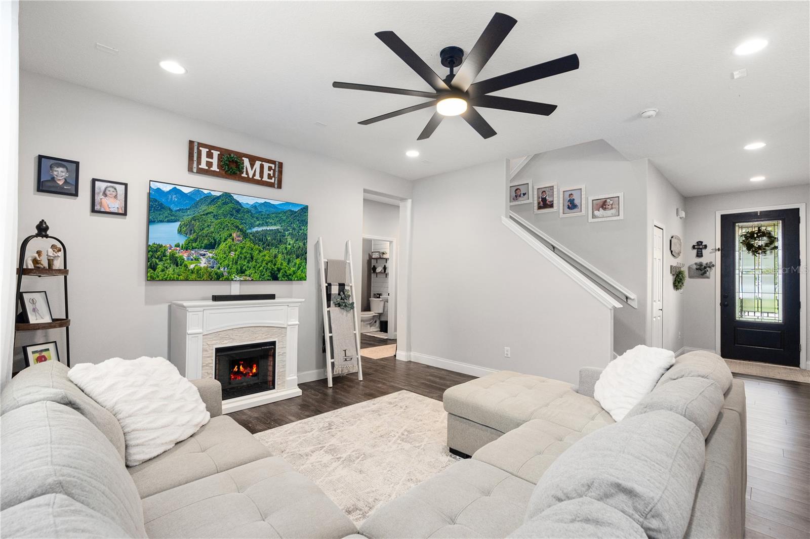 Image 16 of 72 For 20 Abacus Avenue