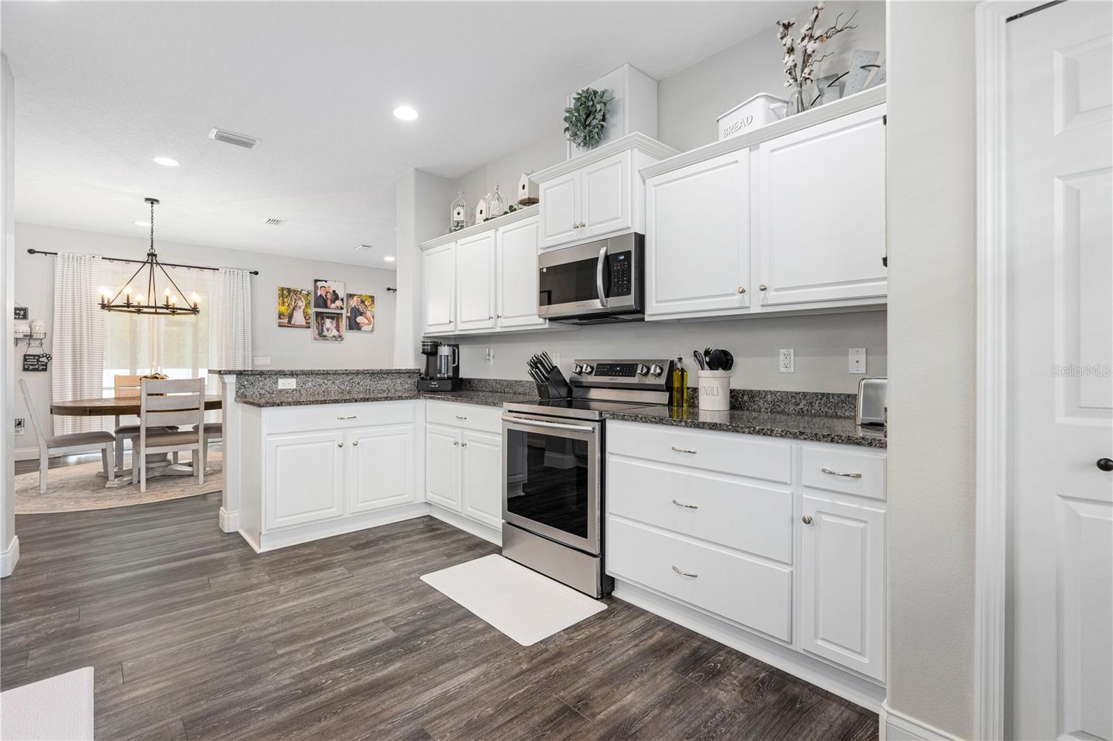 Image 23 of 72 For 20 Abacus Avenue