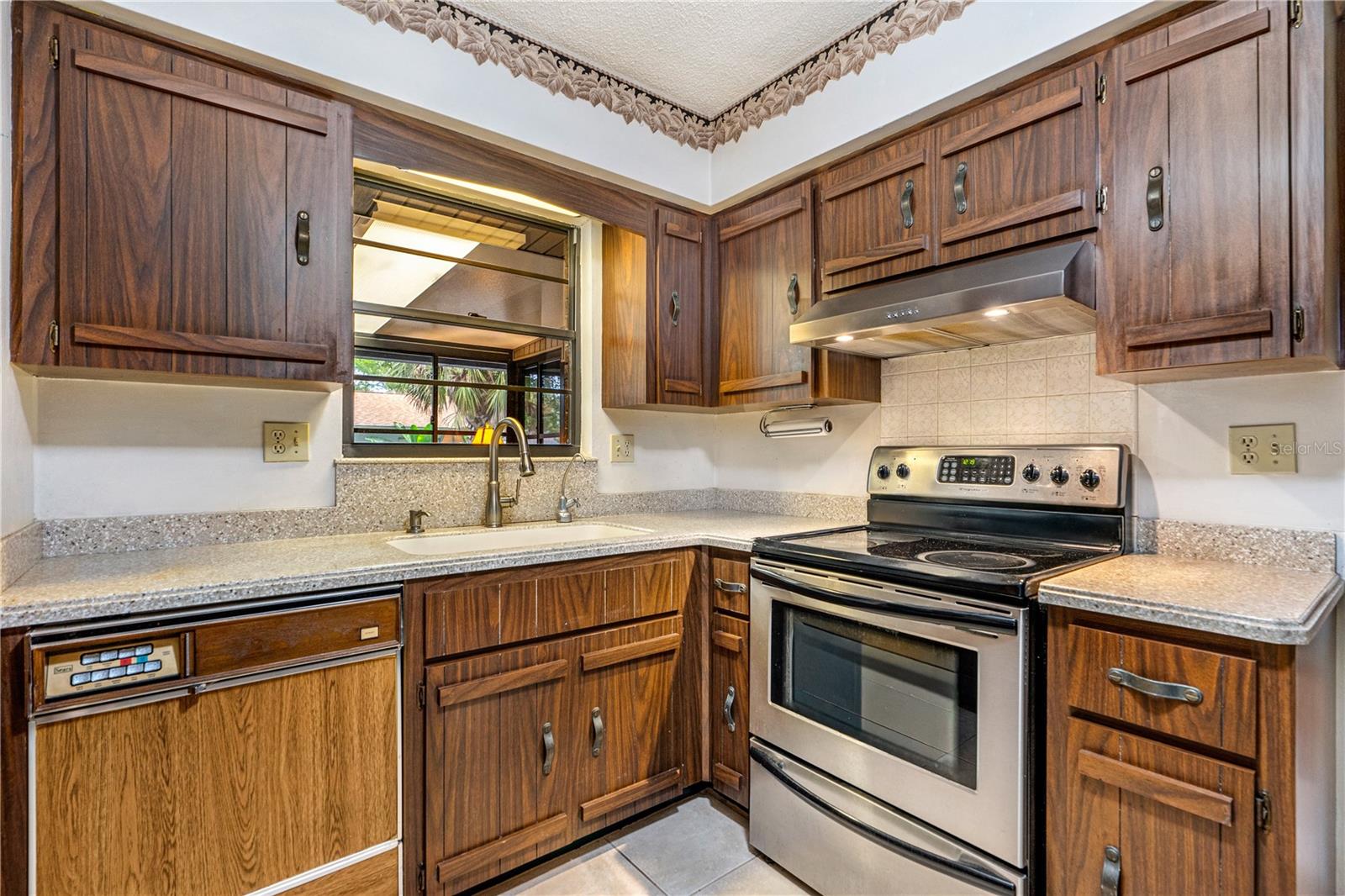 Image 12 of 39 For 3743 Jackson Street