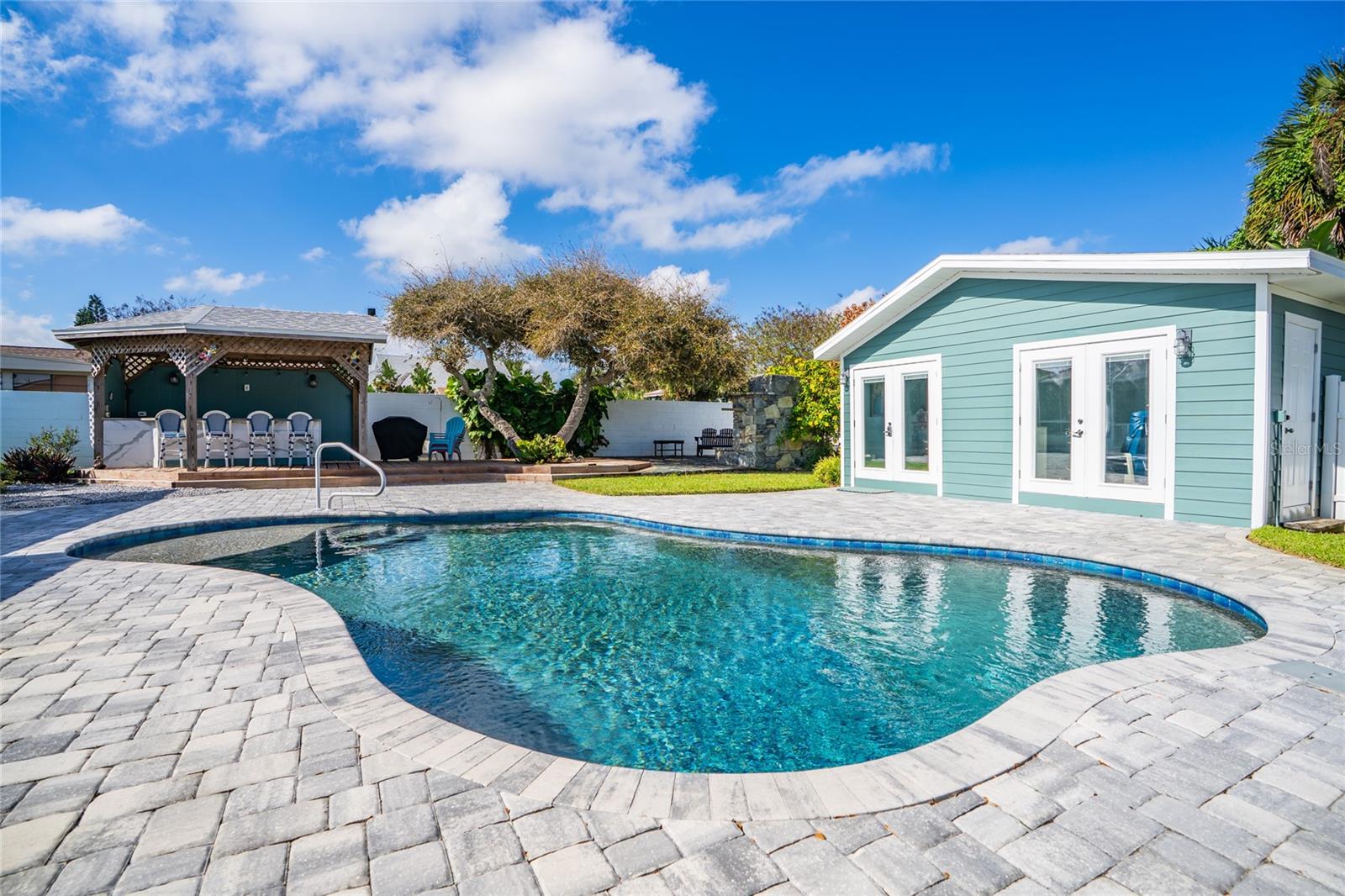 Image 2 of 52 For 838 17th Avenue