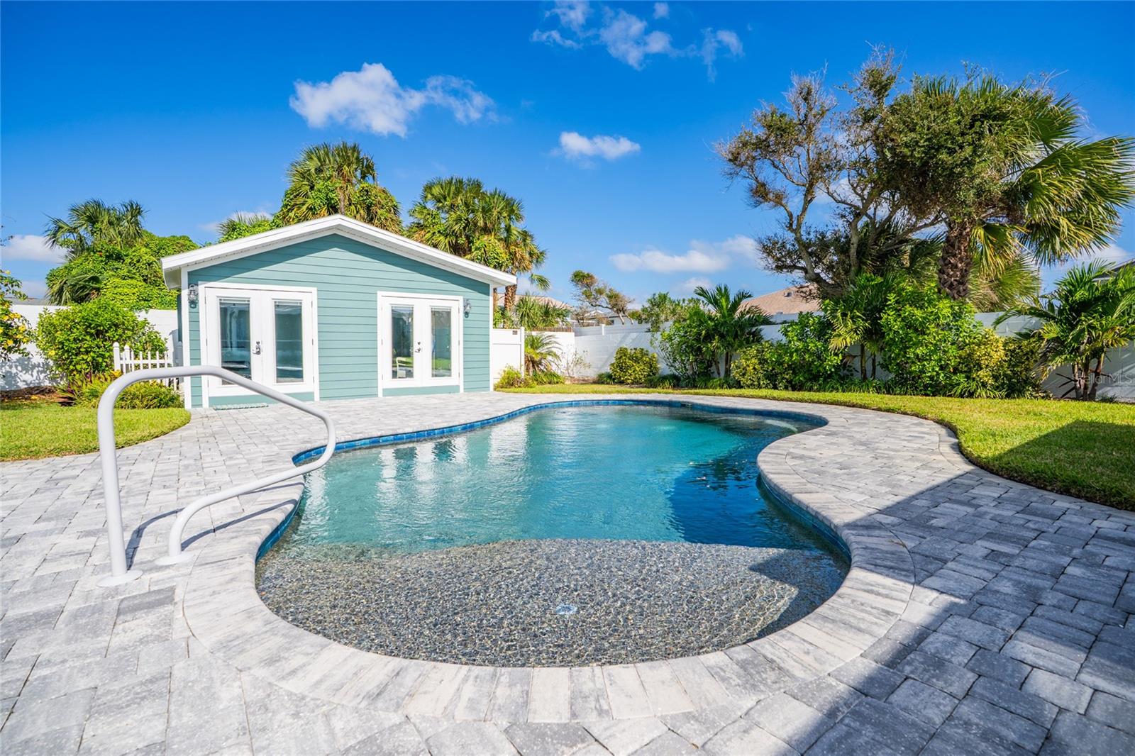 Image 37 of 52 For 838 17th Avenue