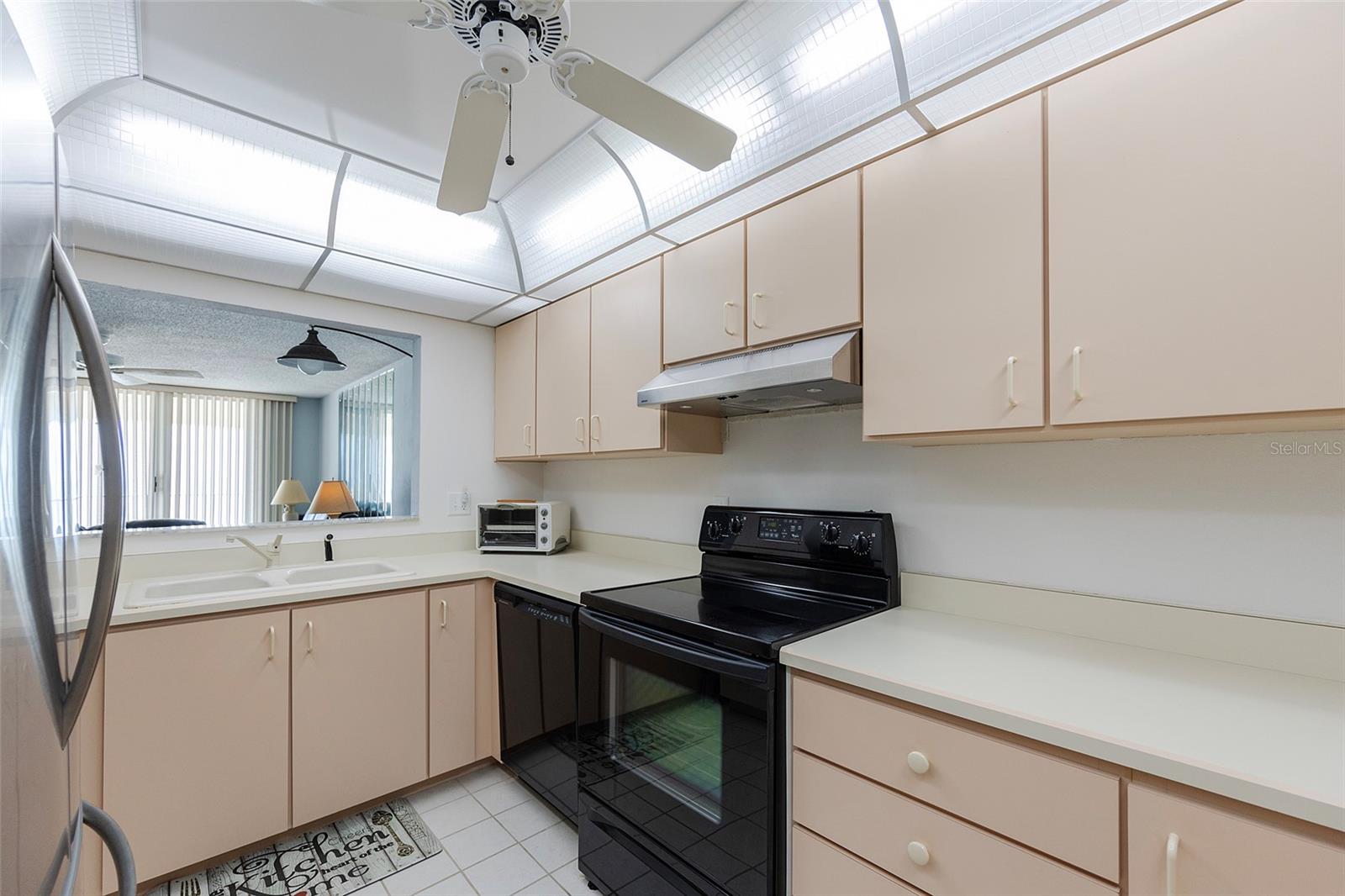 Image 23 of 32 For 89 Atlantic Avenue 404