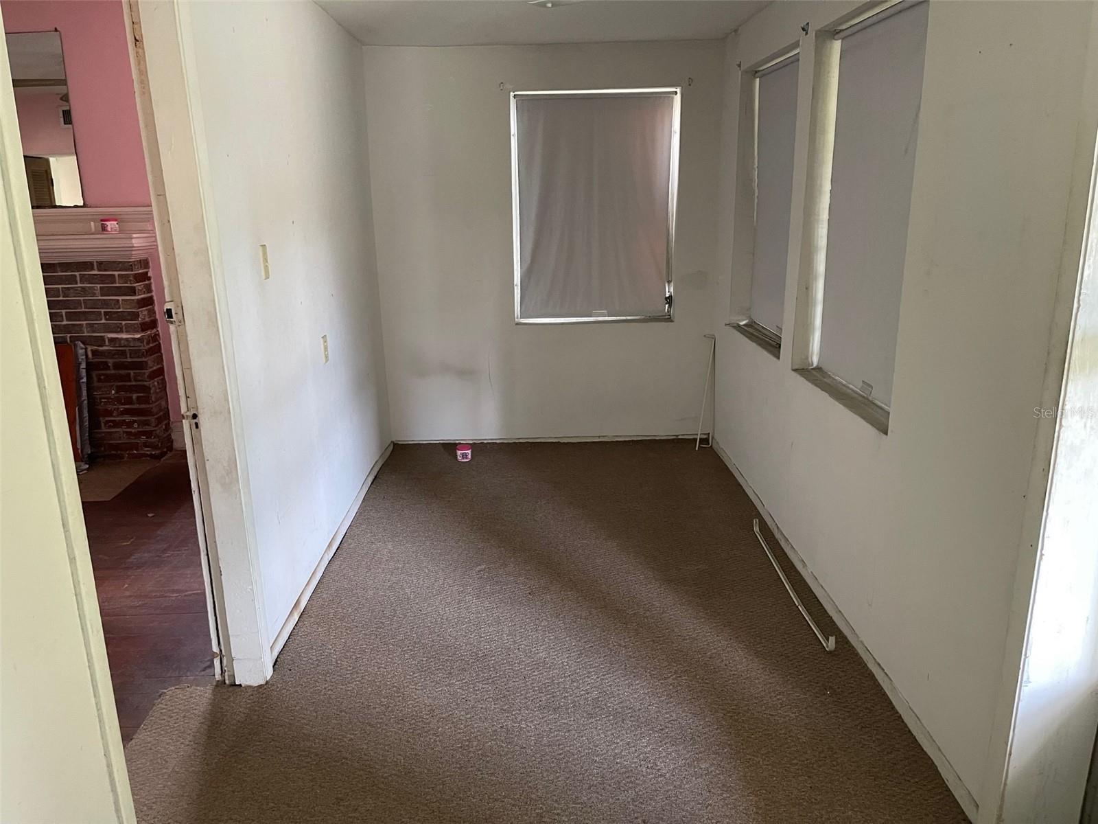 Image 4 of 11 For 142 Park Boulevard