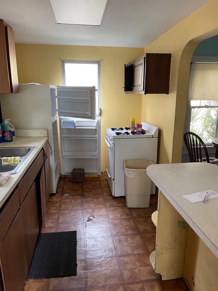 Image 7 of 11 For 142 Park Boulevard