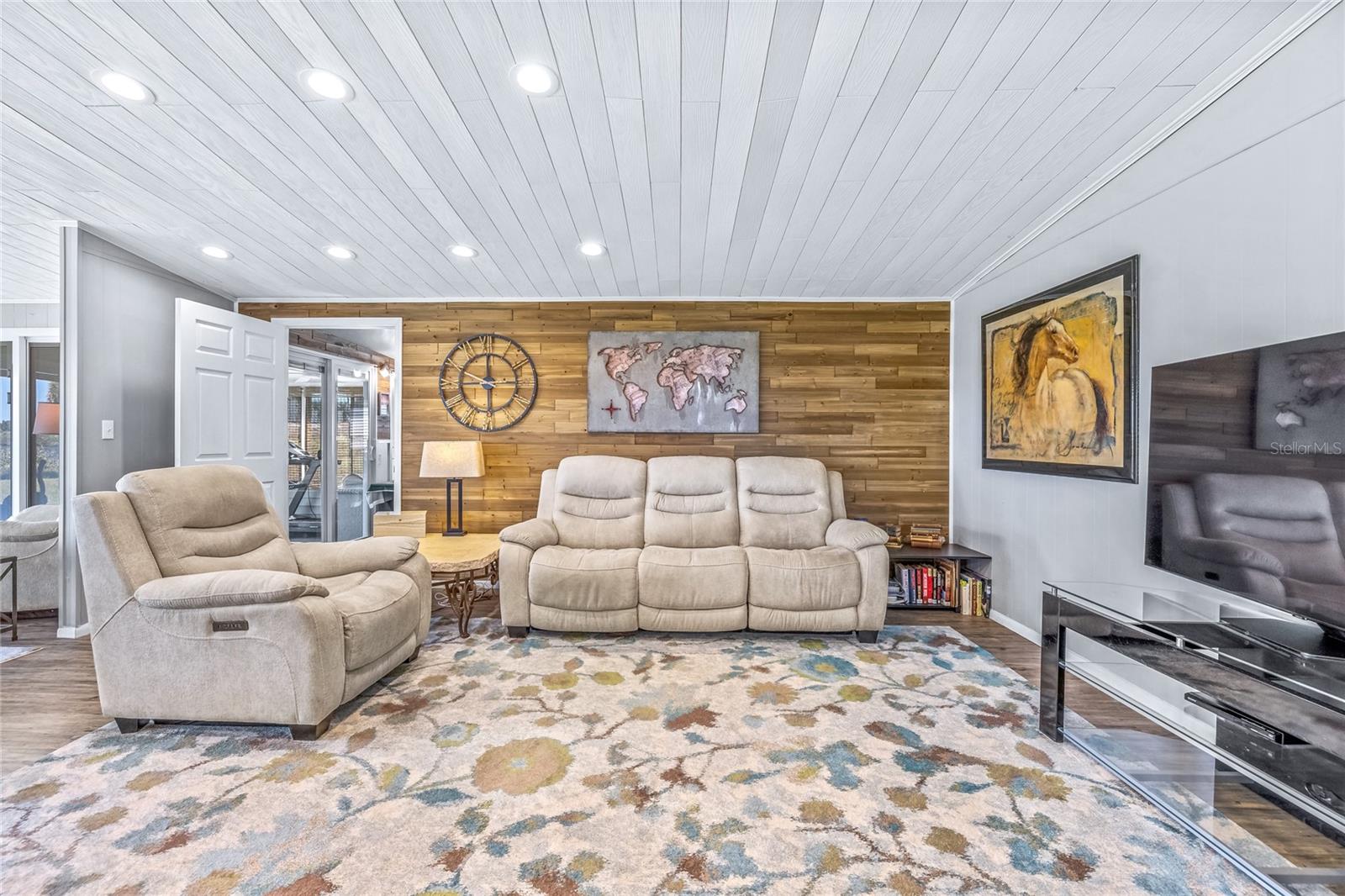 Image 13 of 65 For 251 Golden Bay Boulevard