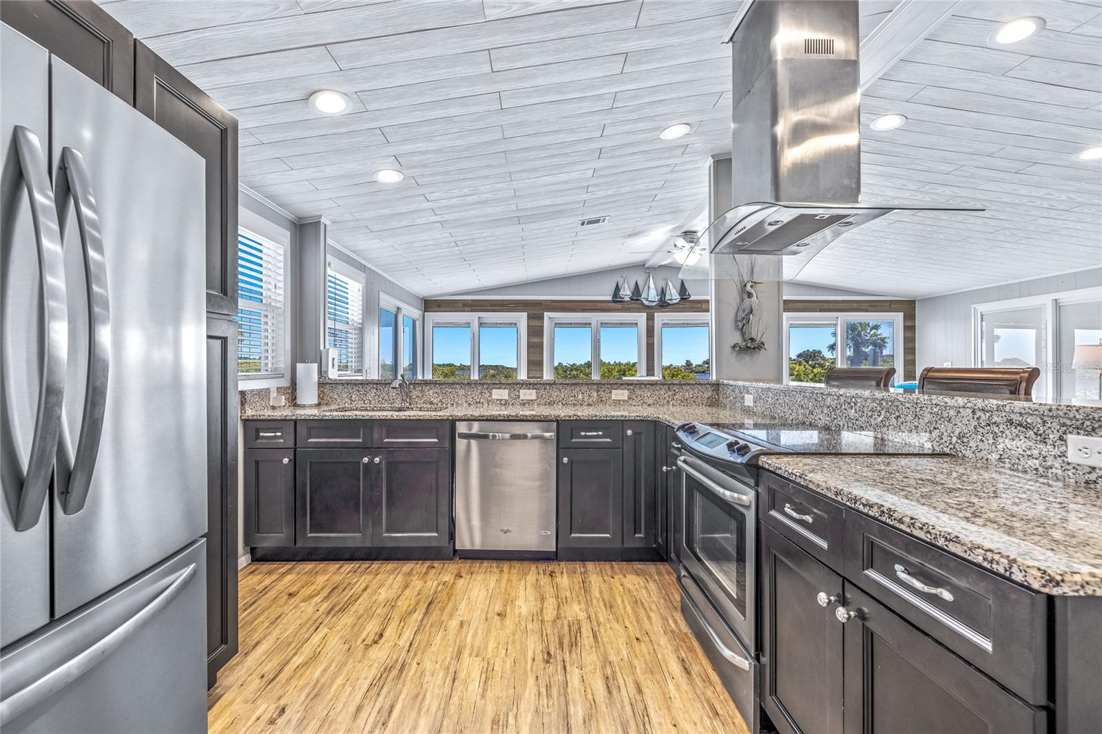 Image 19 of 65 For 251 Golden Bay Boulevard