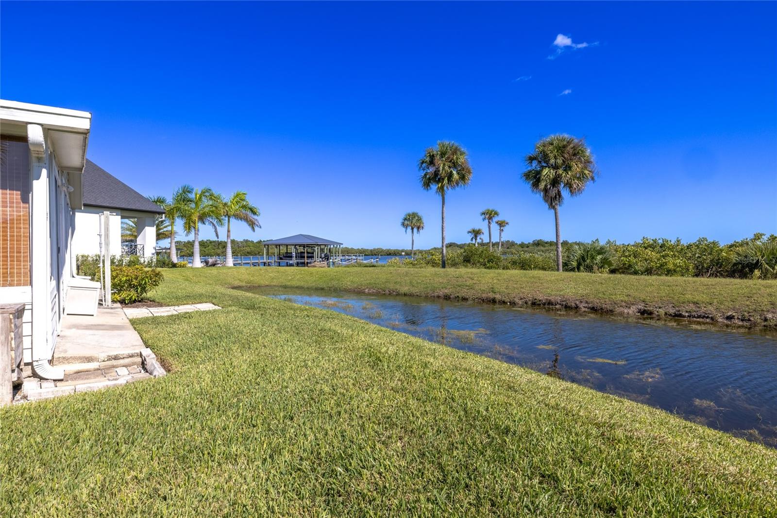 Image 22 of 65 For 251 Golden Bay Boulevard