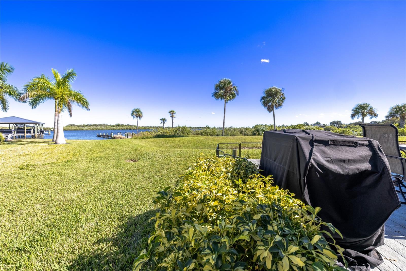 Image 27 of 65 For 251 Golden Bay Boulevard