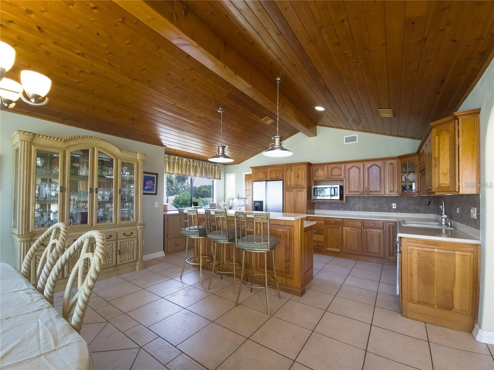 Image 15 of 47 For 1012 Riverside Drive