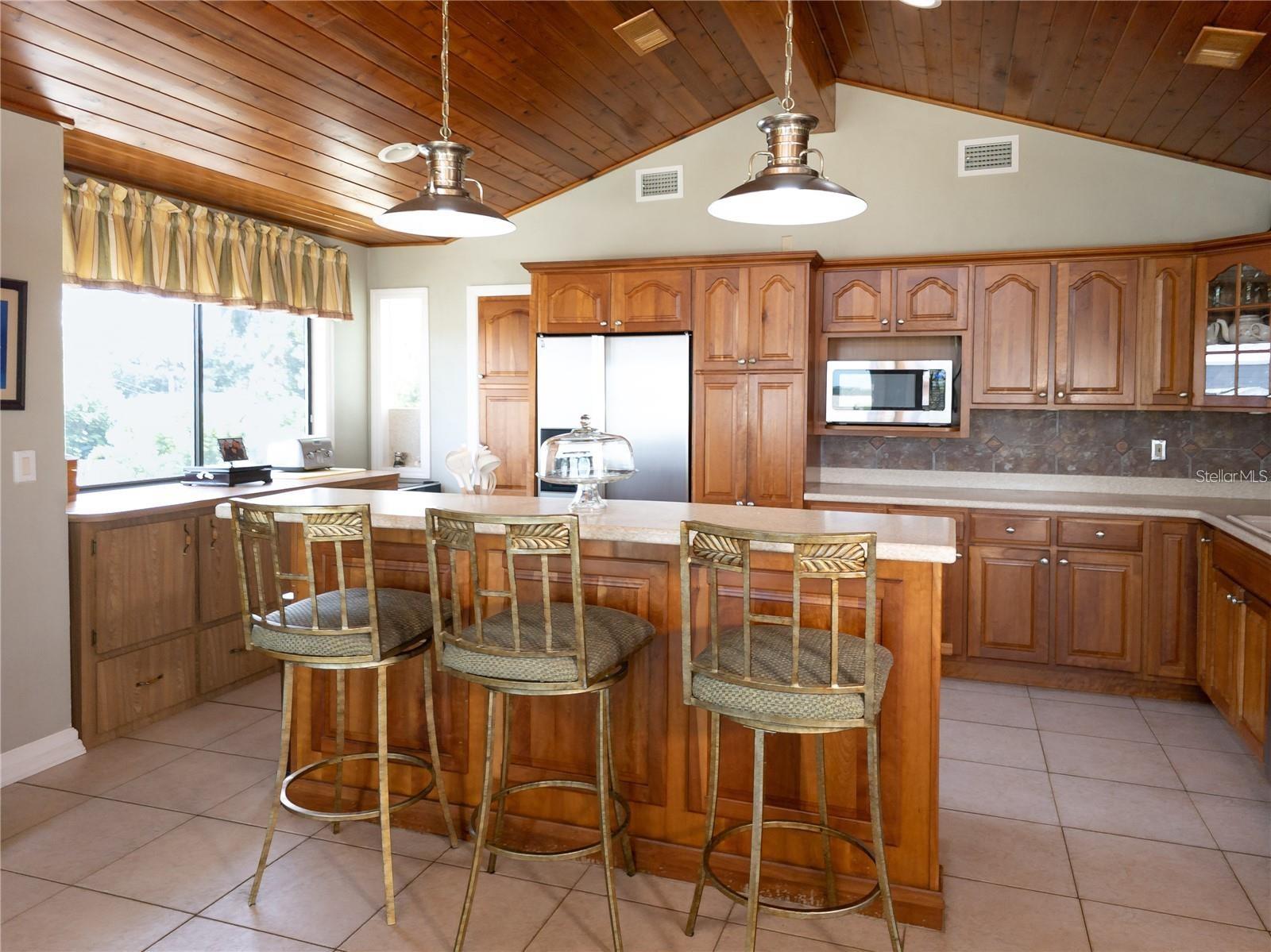 Image 19 of 47 For 1012 Riverside Drive