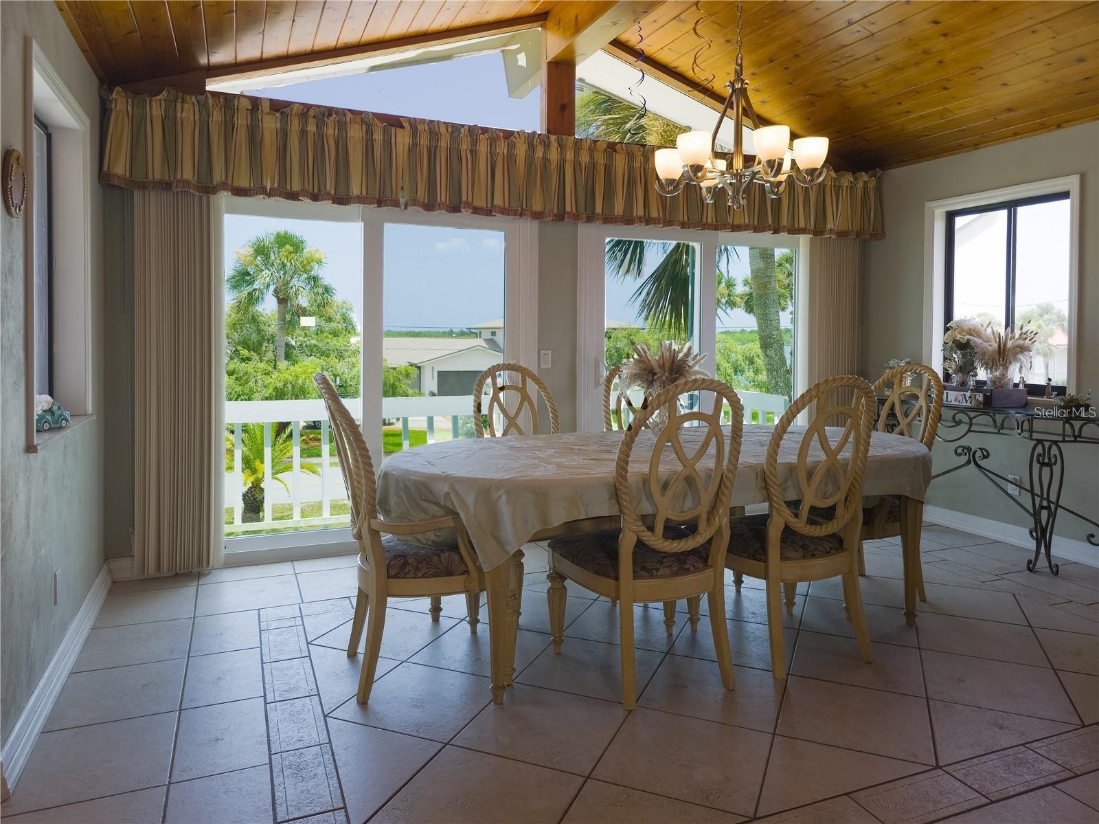 Image 21 of 47 For 1012 Riverside Drive