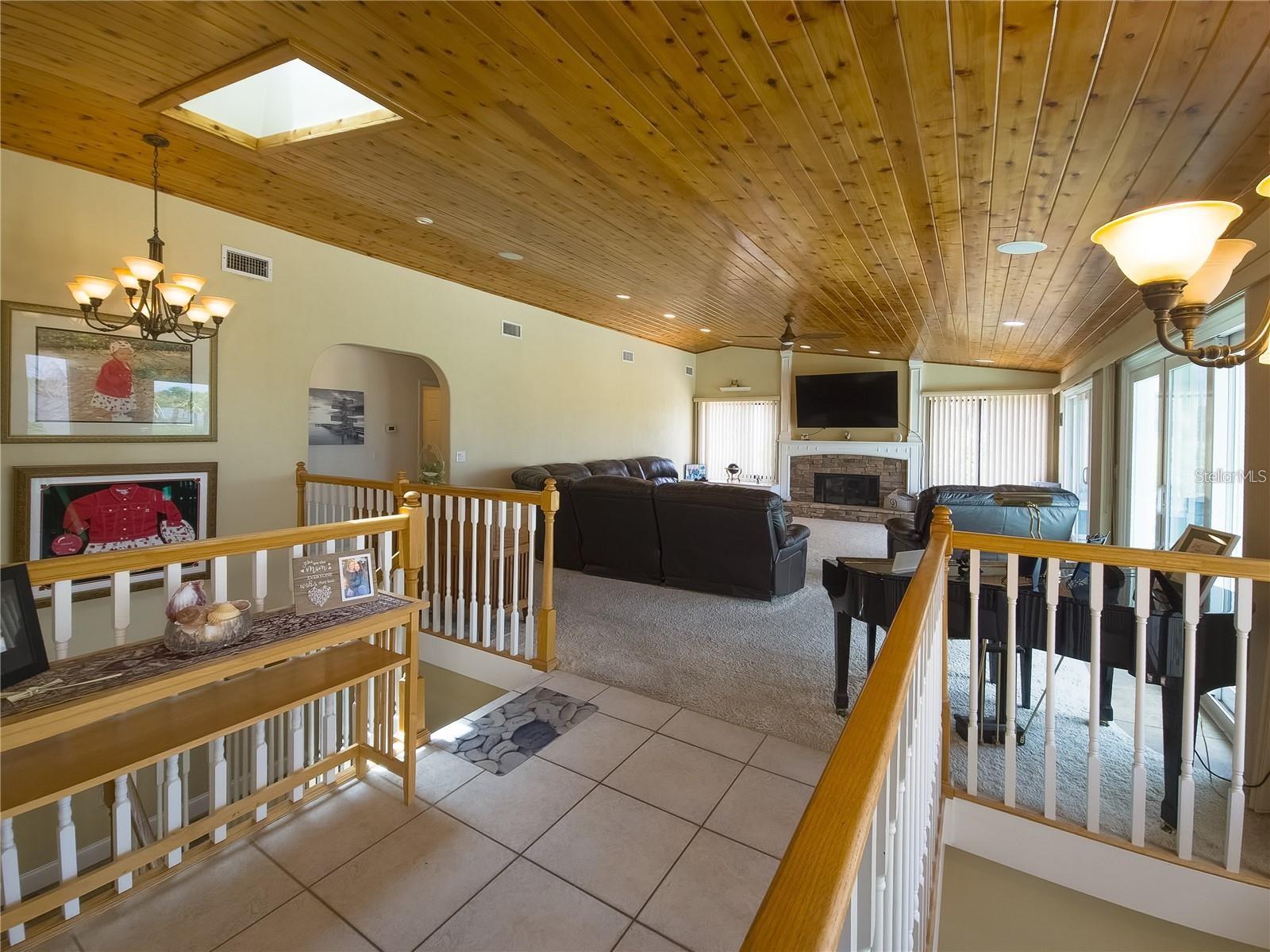 Image 22 of 47 For 1012 Riverside Drive