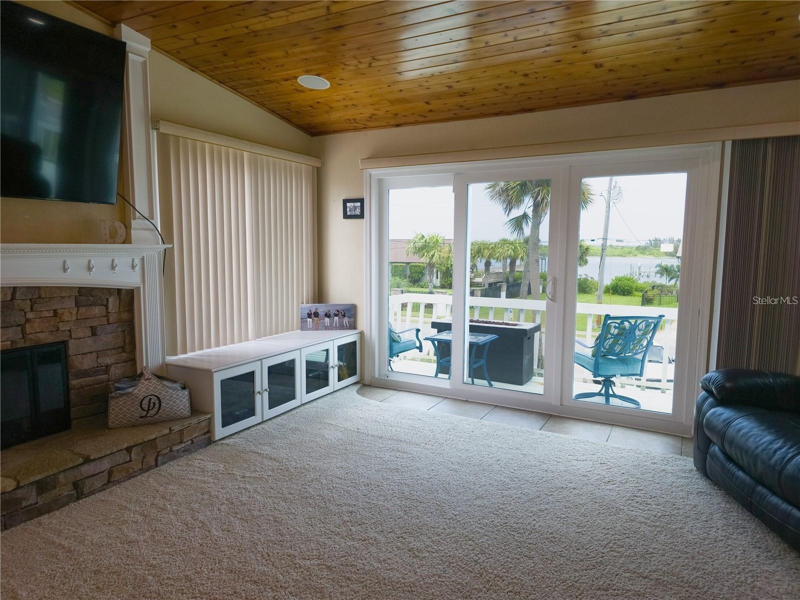 Image 24 of 47 For 1012 Riverside Drive