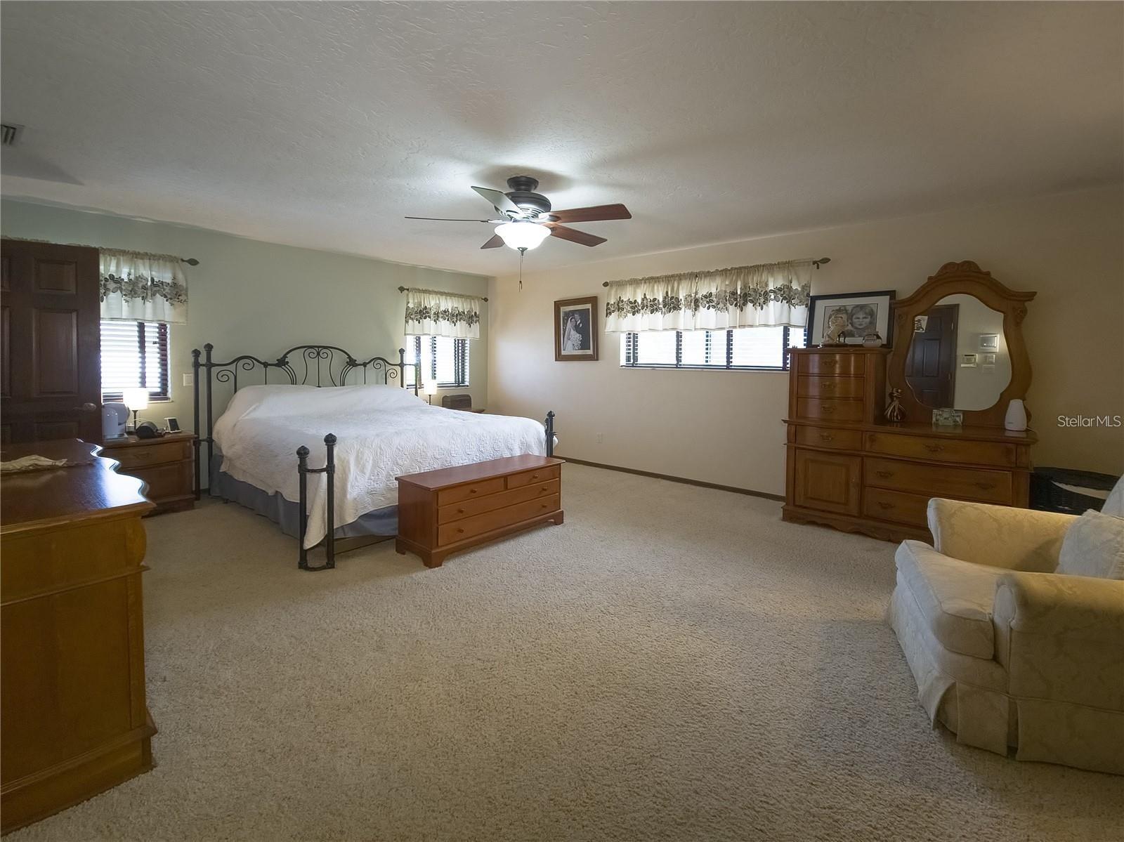 Image 26 of 47 For 1012 Riverside Drive