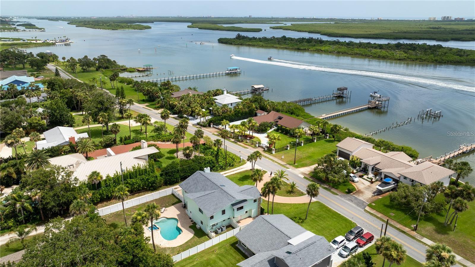 Image 5 of 47 For 1012 Riverside Drive