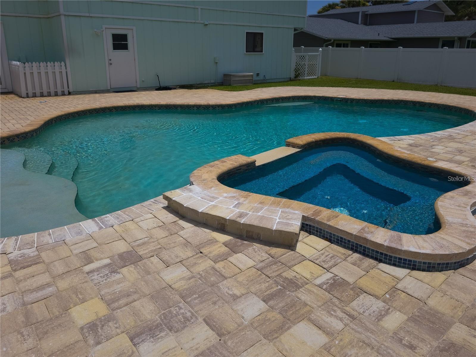 Image 9 of 47 For 1012 Riverside Drive