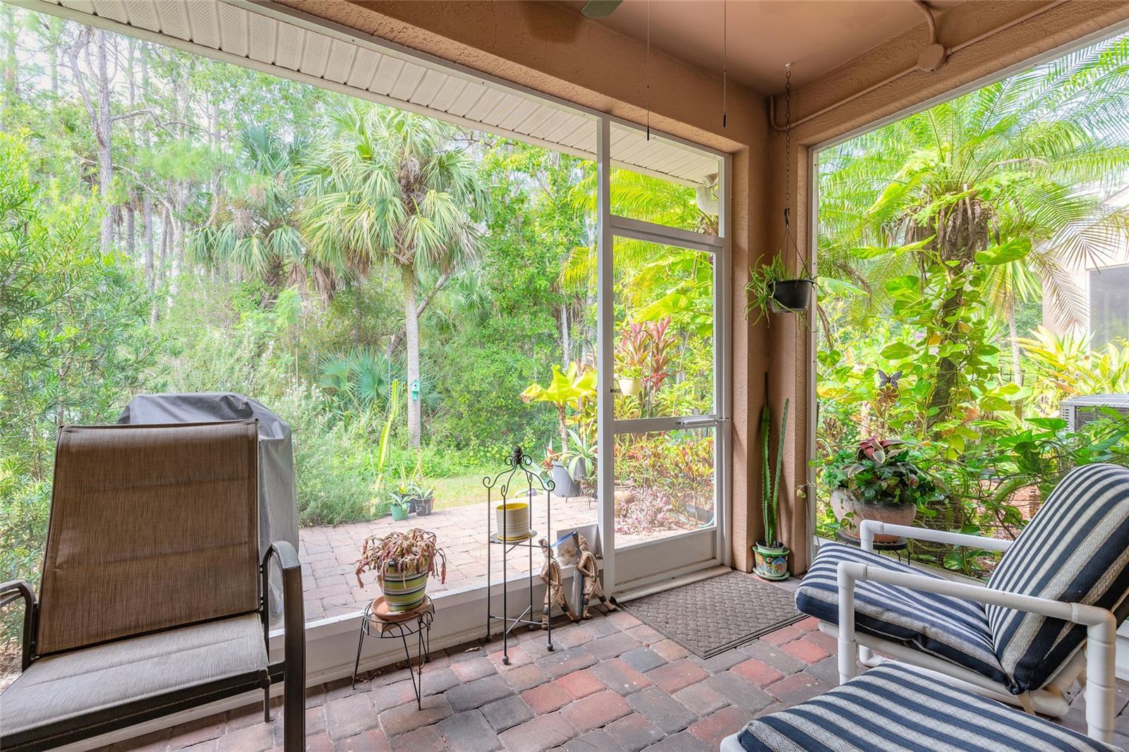 Image 13 of 61 For 3573 Romea Circle