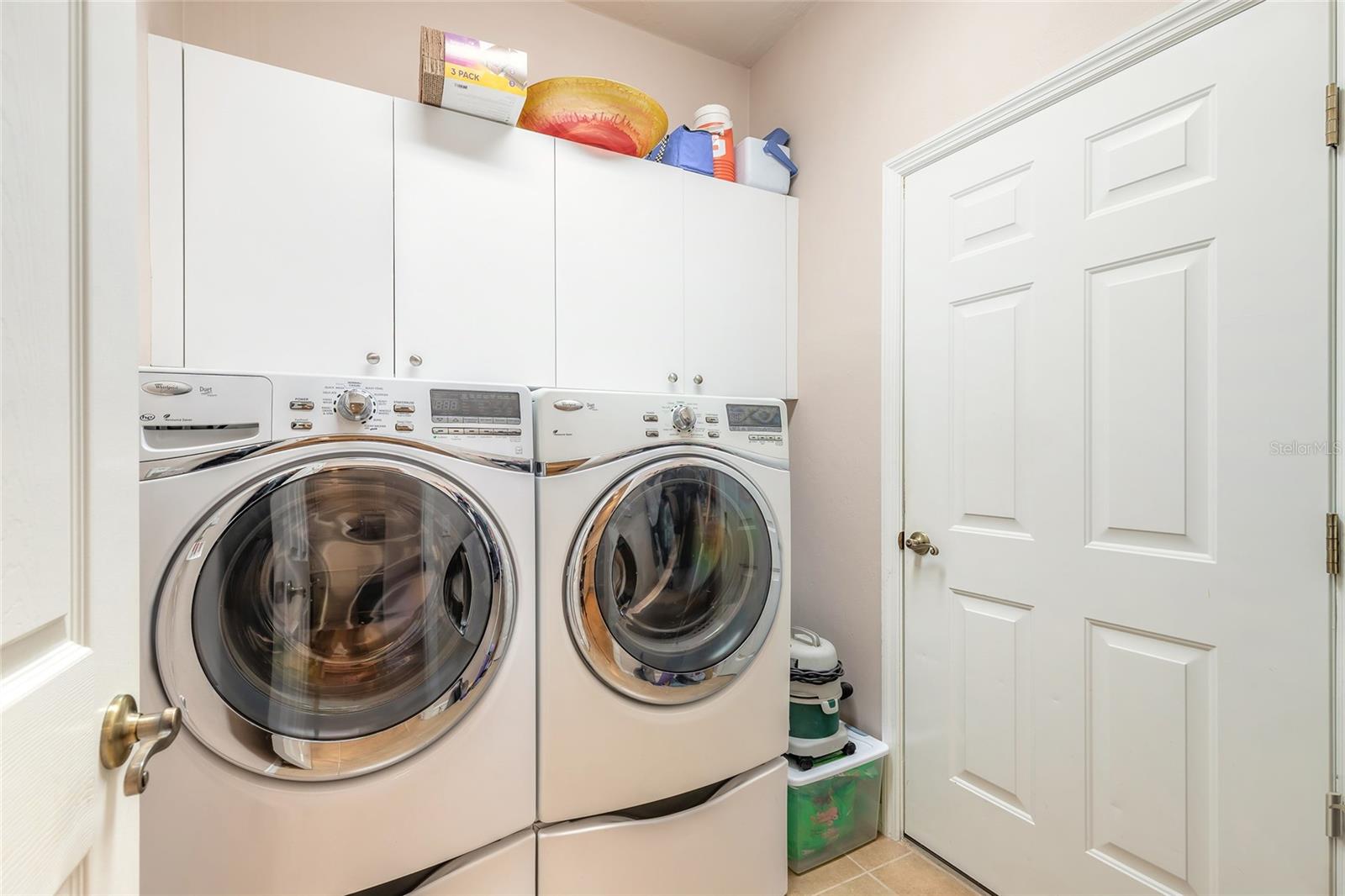 Image 33 of 61 For 3573 Romea Circle