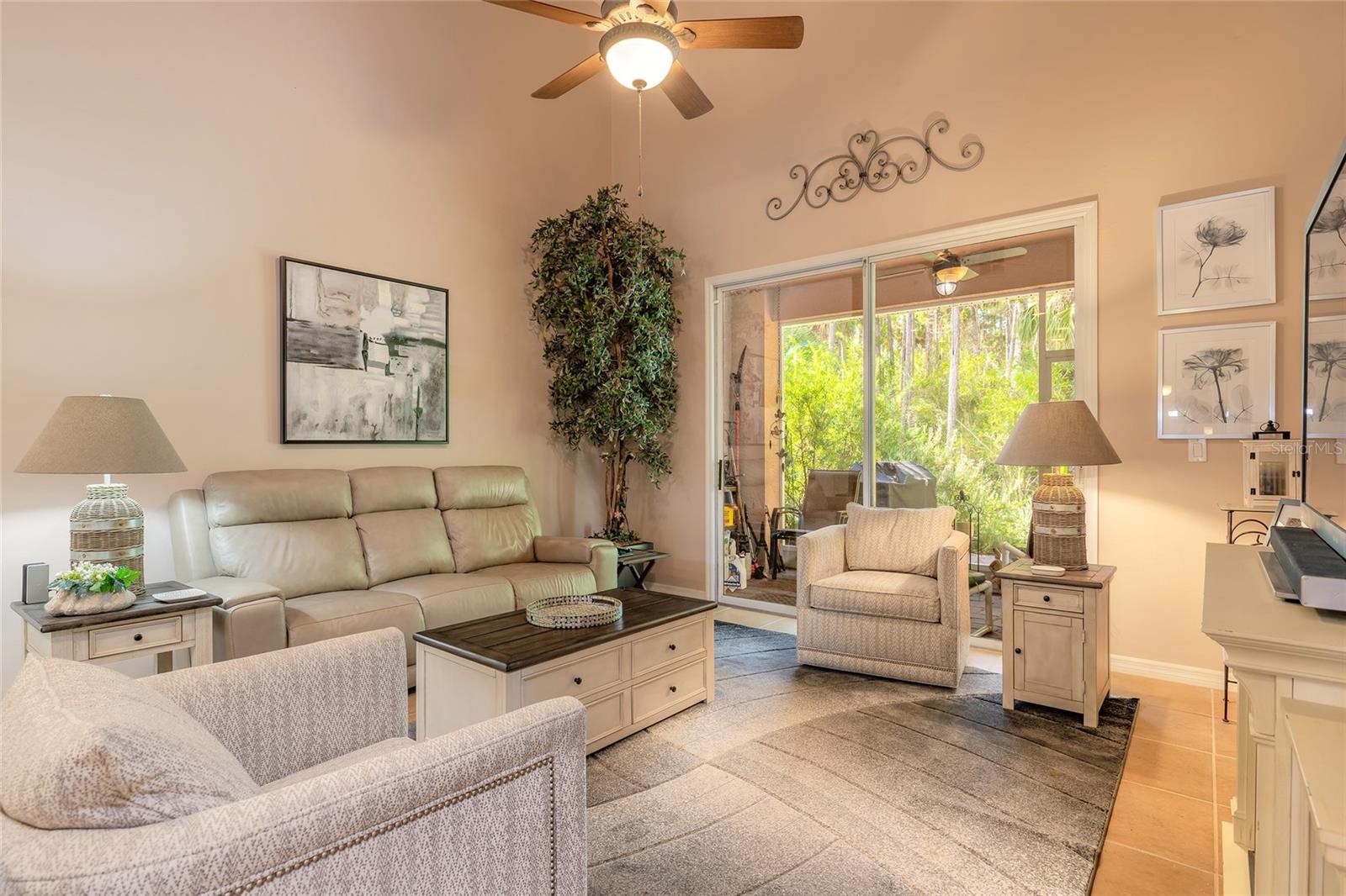 Image 8 of 61 For 3573 Romea Circle