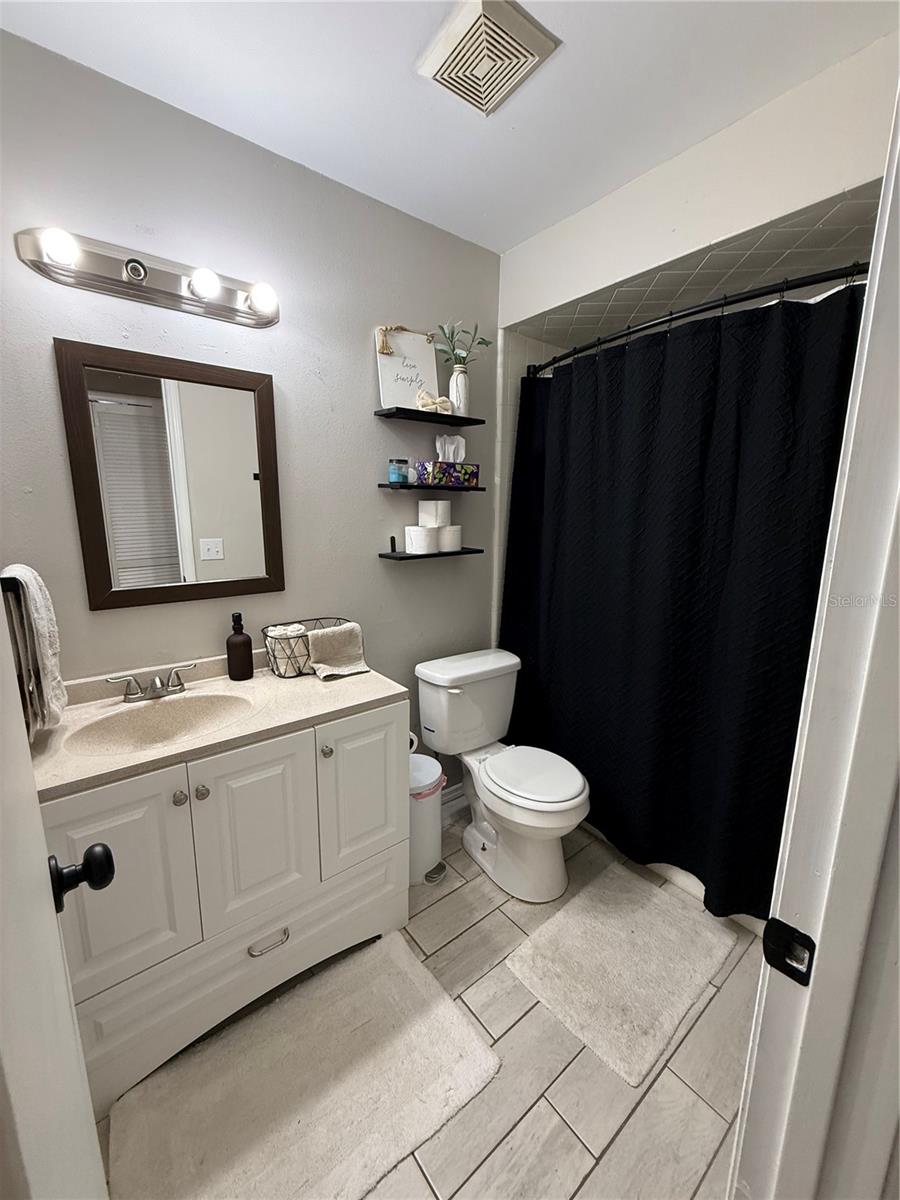 Image 18 of 49 For 1819 Amboy Drive