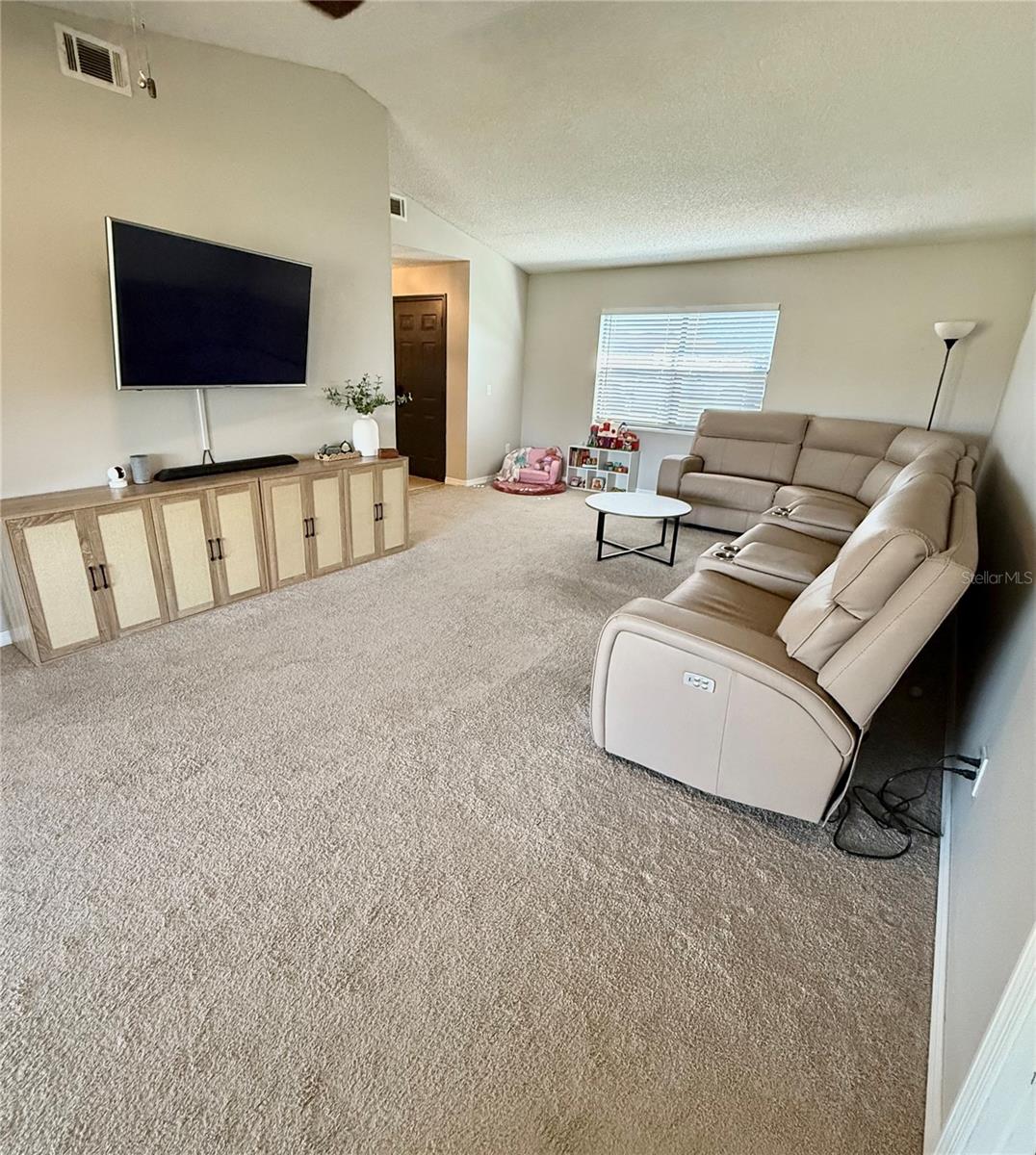 Image 21 of 49 For 1819 Amboy Drive