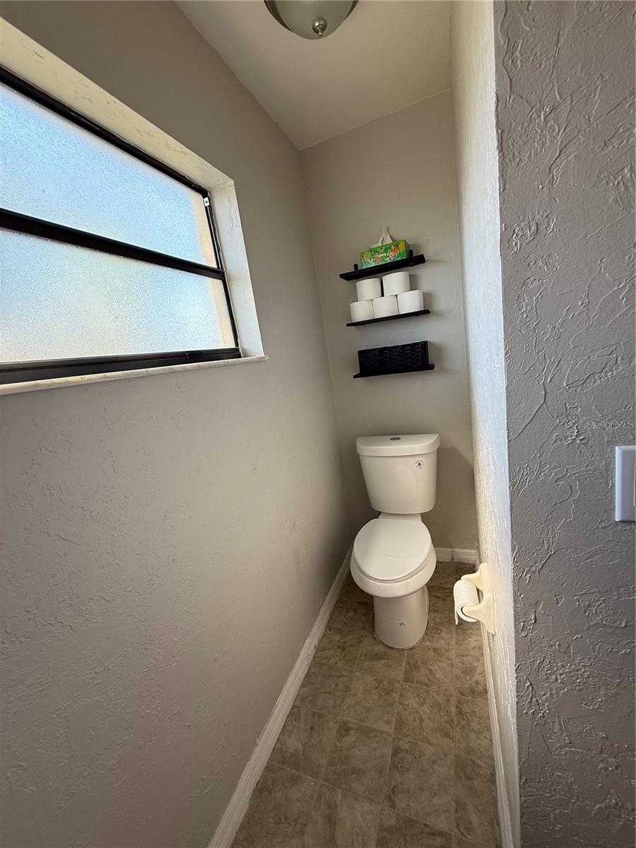 Image 33 of 49 For 1819 Amboy Drive