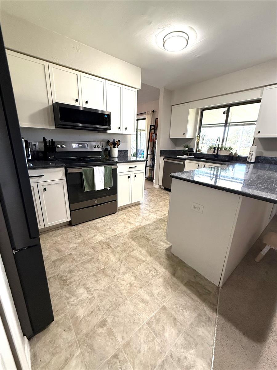 Image 7 of 49 For 1819 Amboy Drive