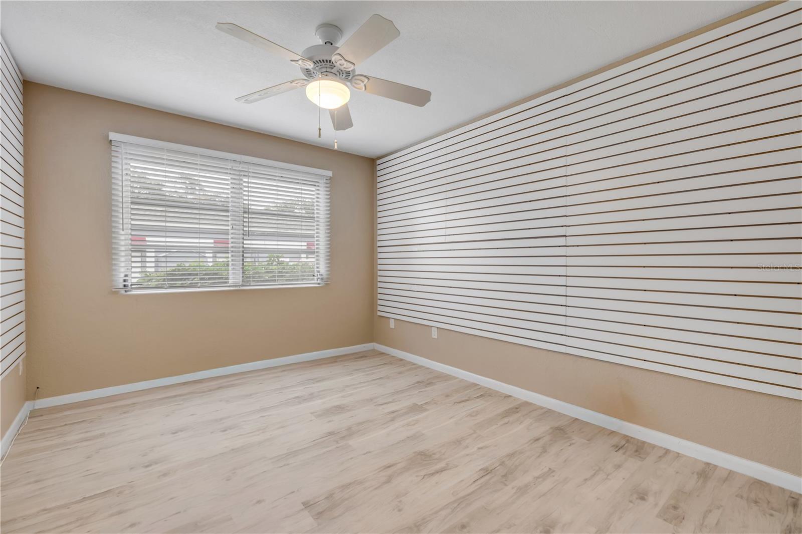 Image 13 of 79 For 106 Live Oak Street