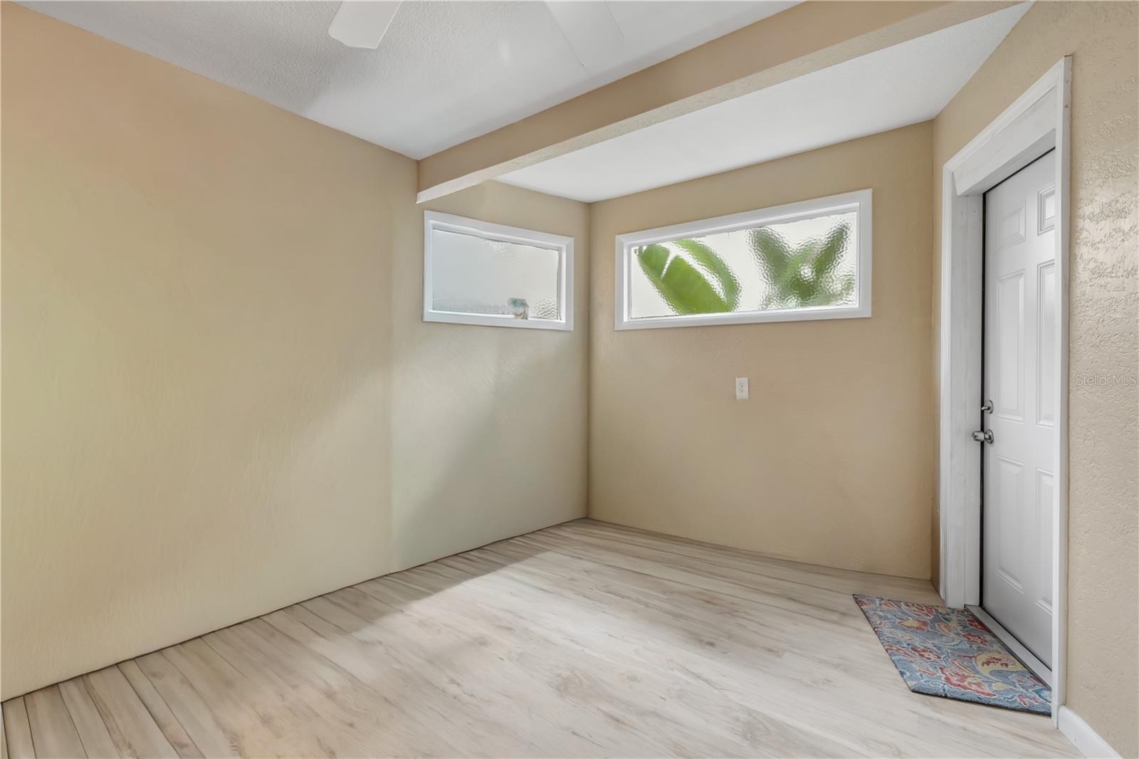 Image 15 of 79 For 106 Live Oak Street