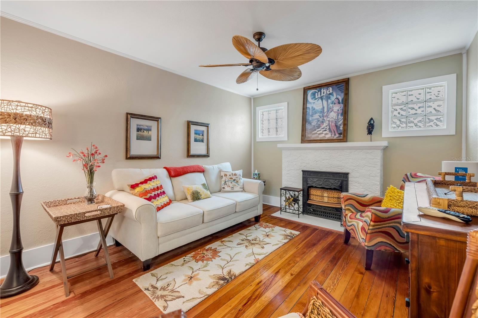 Image 22 of 79 For 106 Live Oak Street