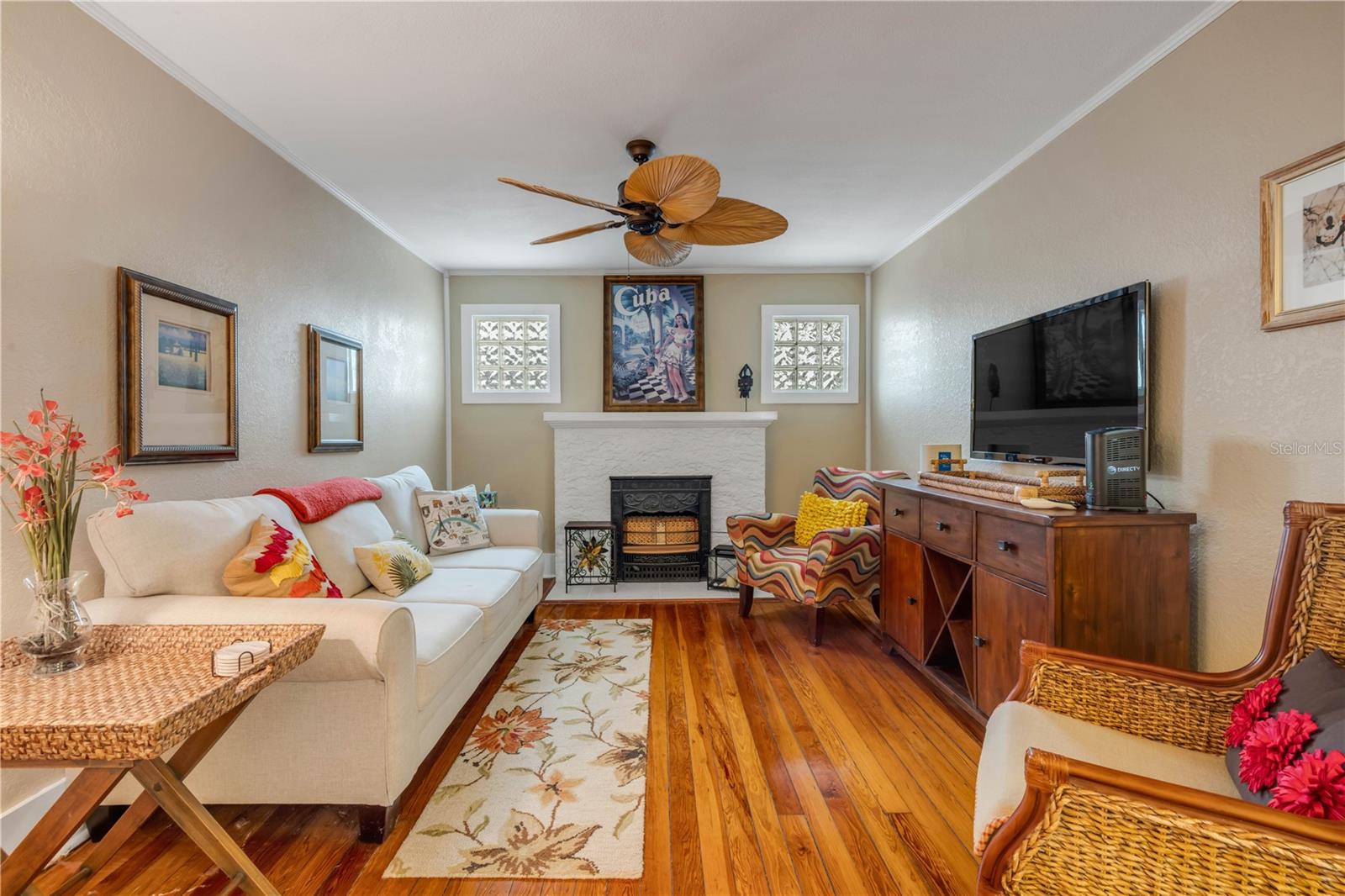 Image 23 of 79 For 106 Live Oak Street