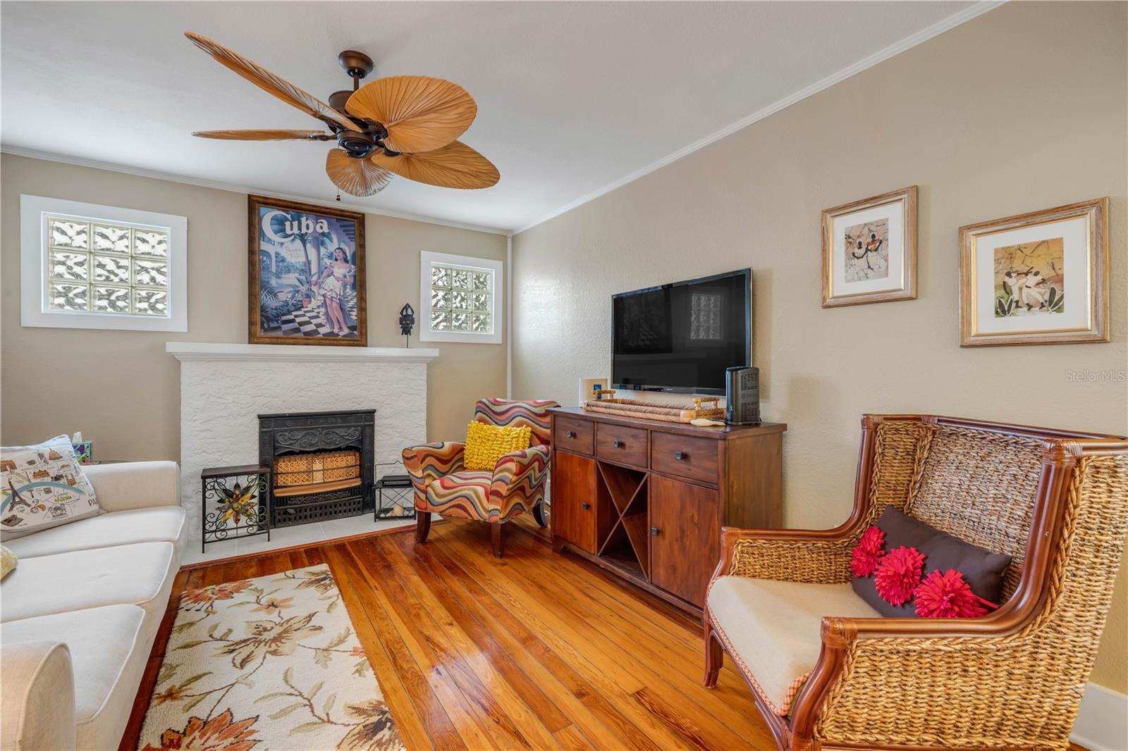 Image 24 of 79 For 106 Live Oak Street