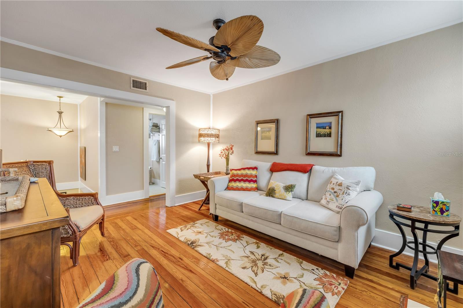 Image 25 of 79 For 106 Live Oak Street