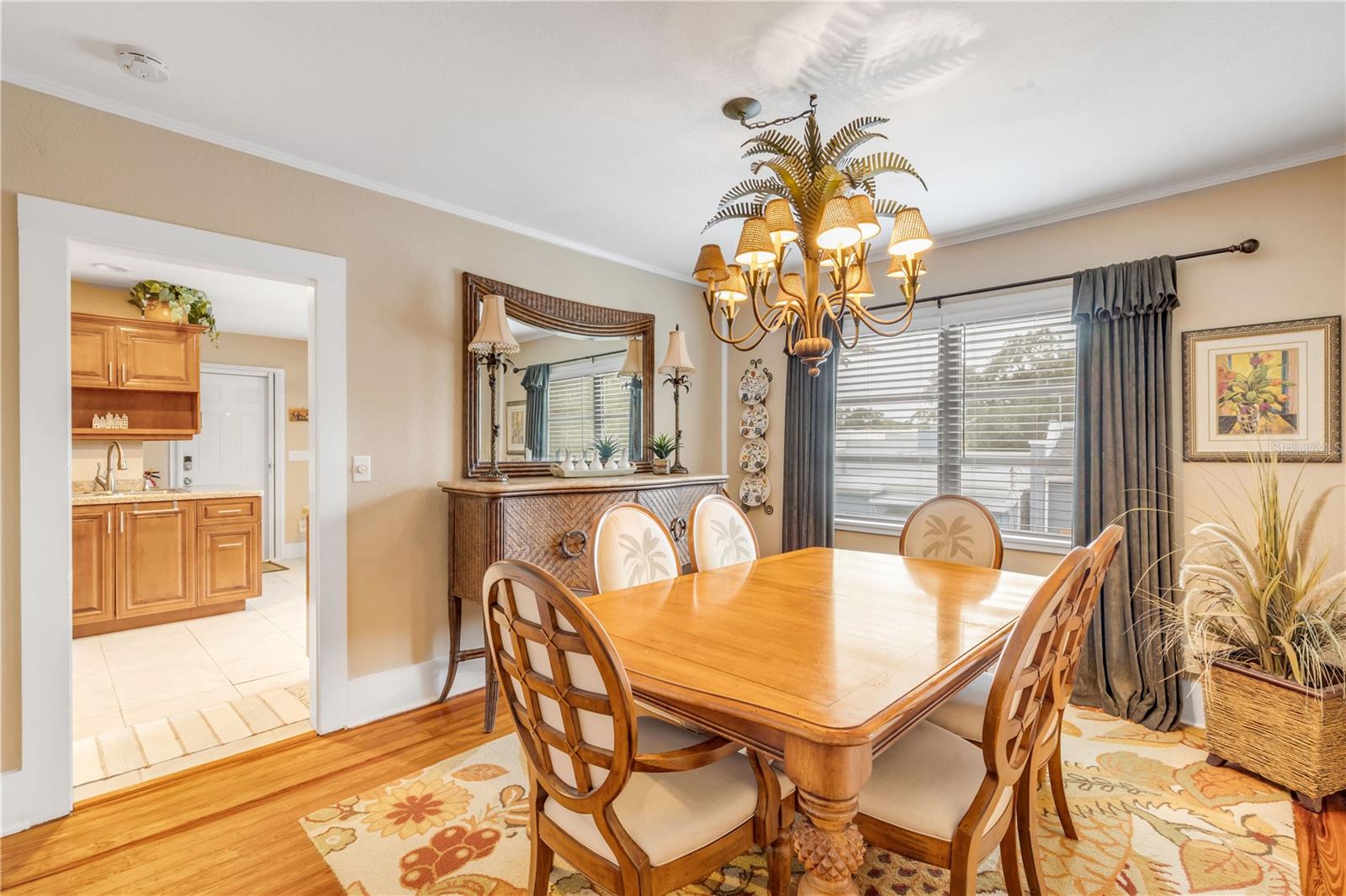 Image 26 of 79 For 106 Live Oak Street