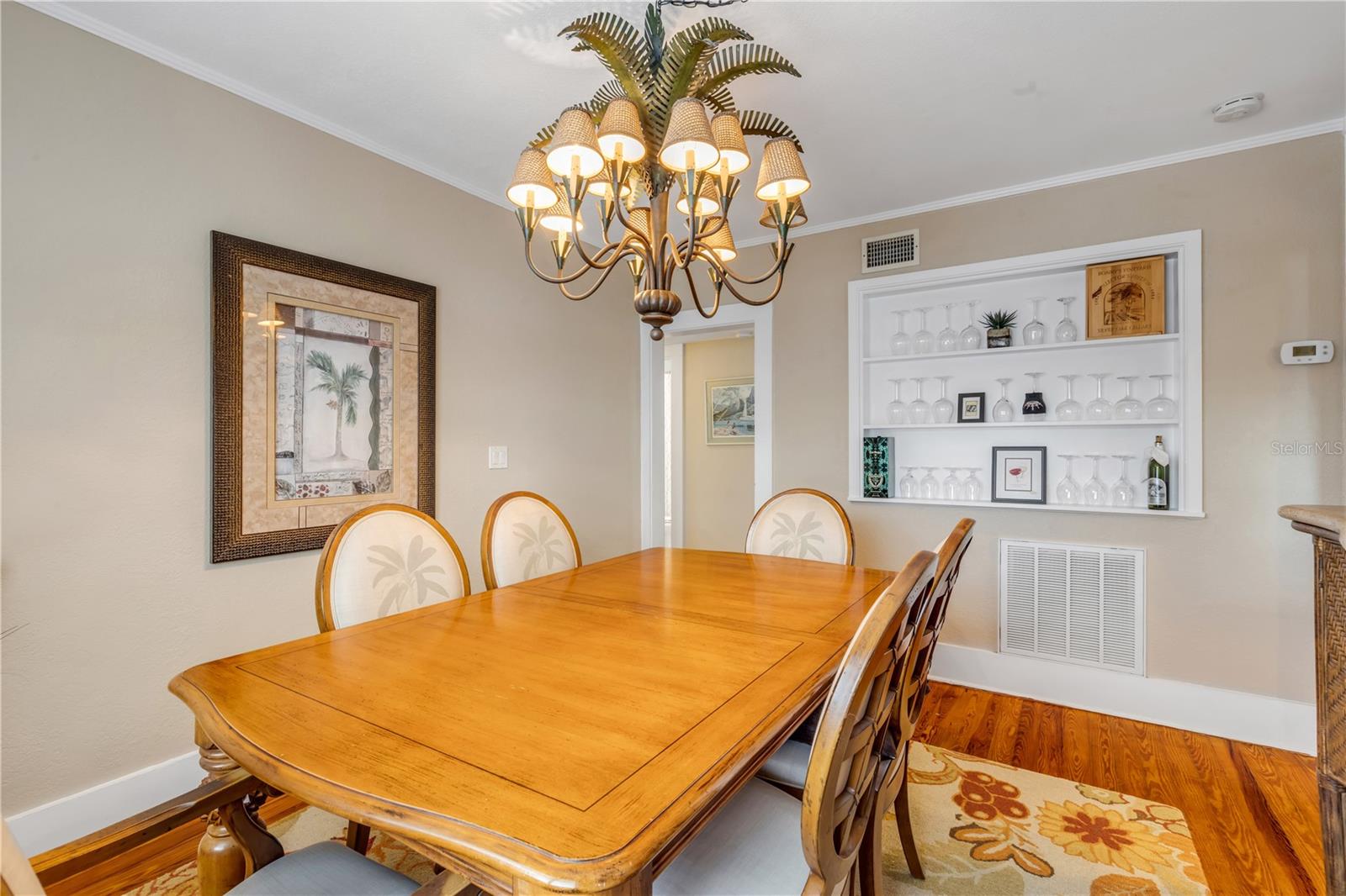 Image 28 of 79 For 106 Live Oak Street