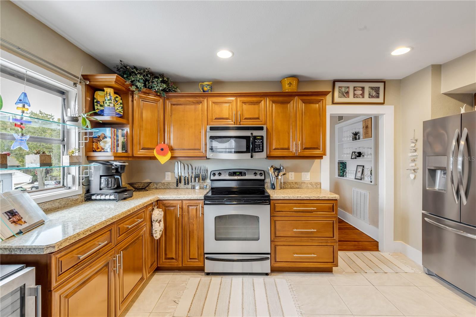 Image 32 of 79 For 106 Live Oak Street