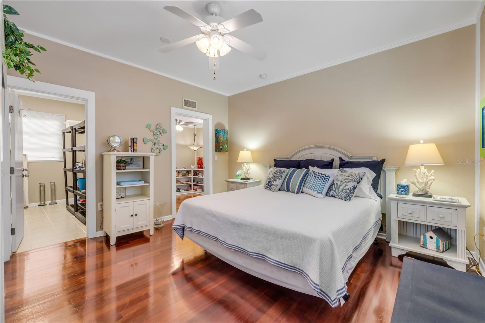 Image 41 of 79 For 106 Live Oak Street