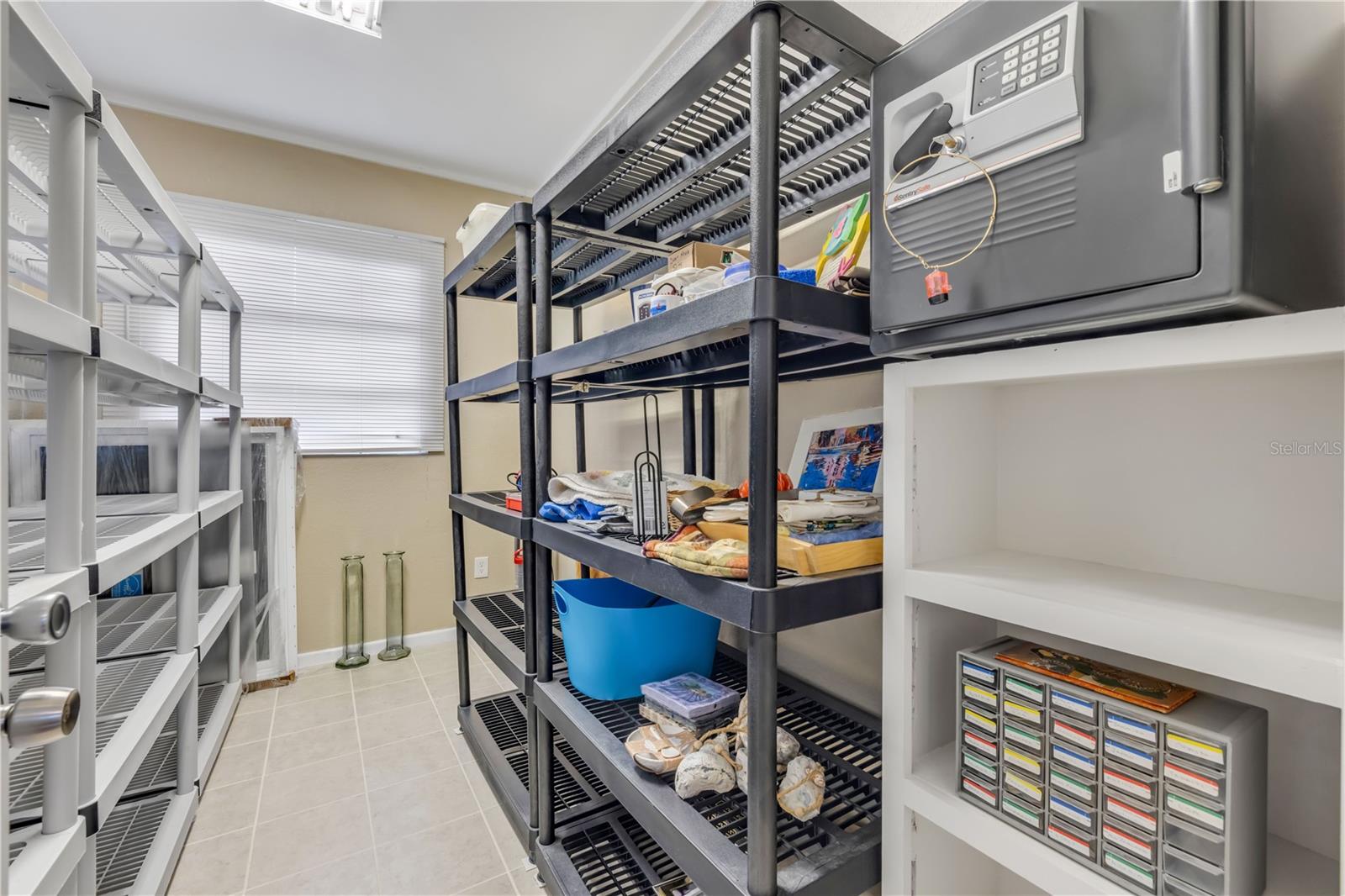 Image 42 of 79 For 106 Live Oak Street