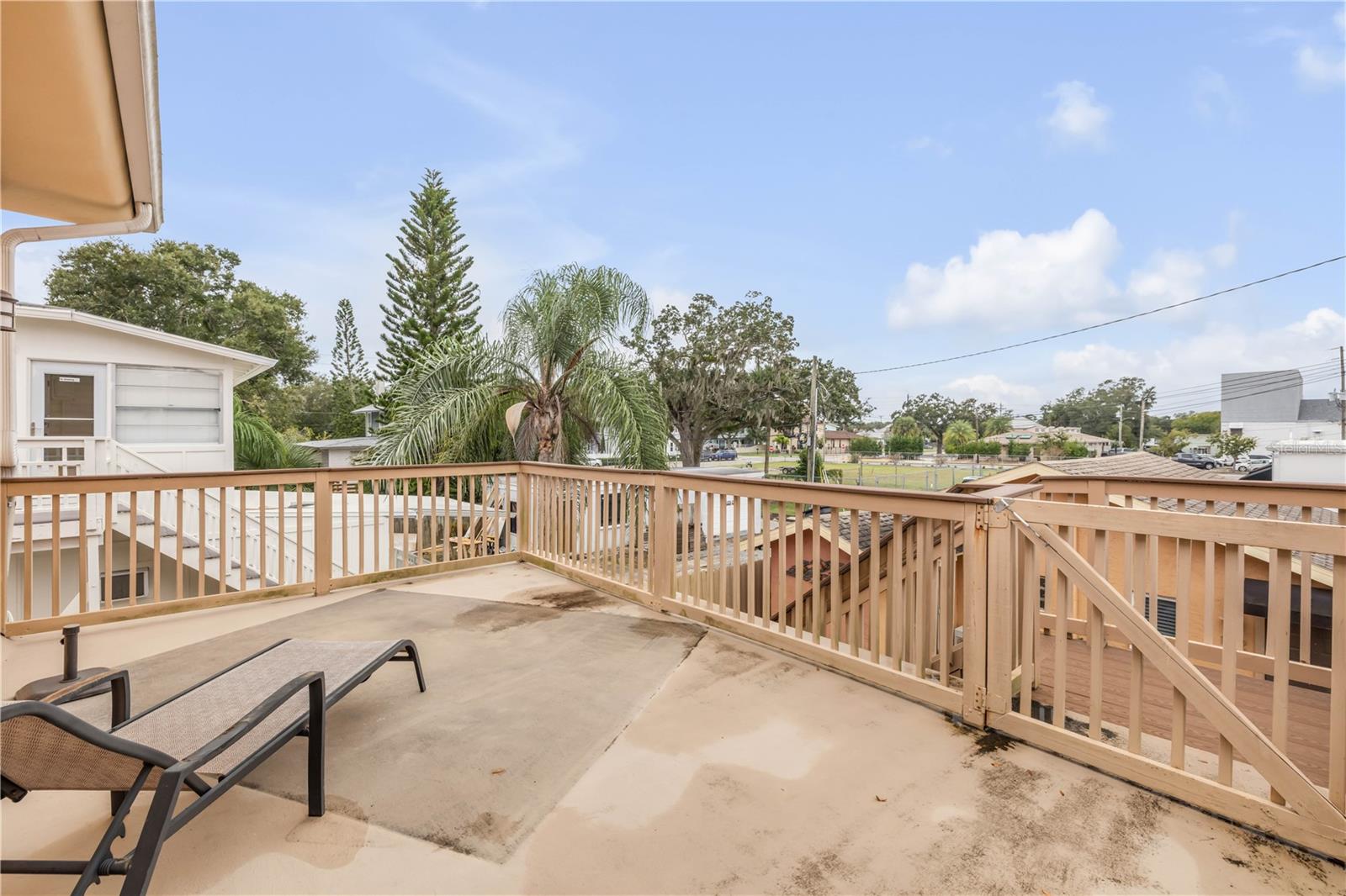 Image 52 of 79 For 106 Live Oak Street