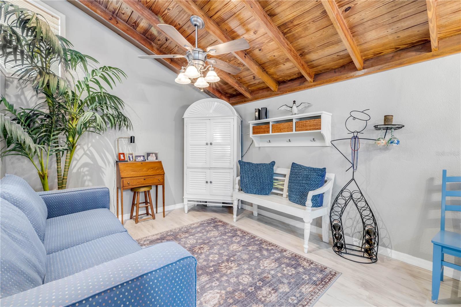 Image 57 of 79 For 106 Live Oak Street