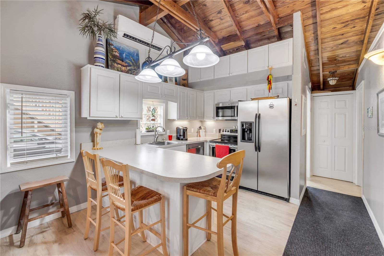 Image 62 of 79 For 106 Live Oak Street