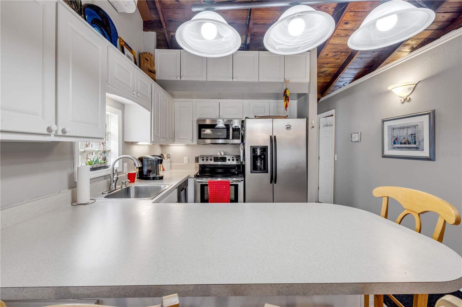 Image 64 of 79 For 106 Live Oak Street