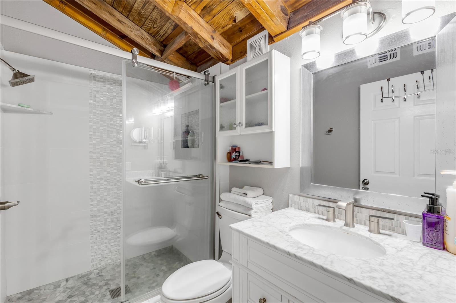 Image 69 of 79 For 106 Live Oak Street