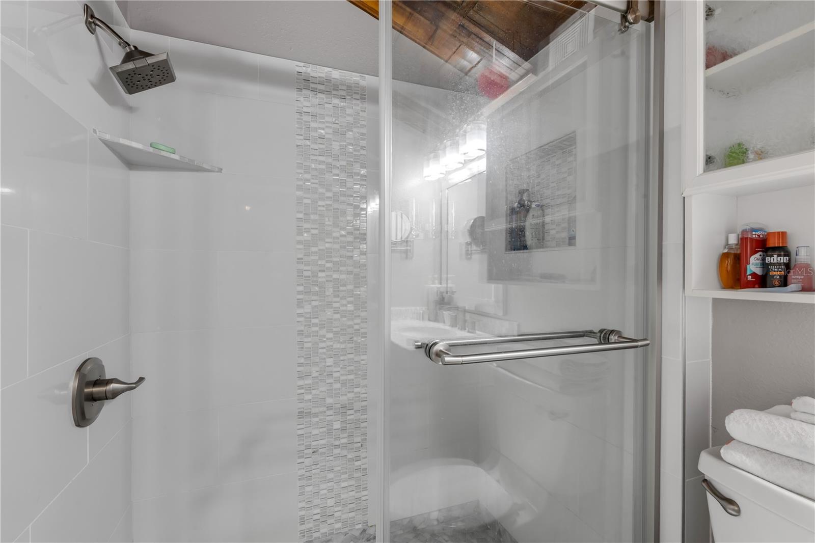 Image 70 of 79 For 106 Live Oak Street