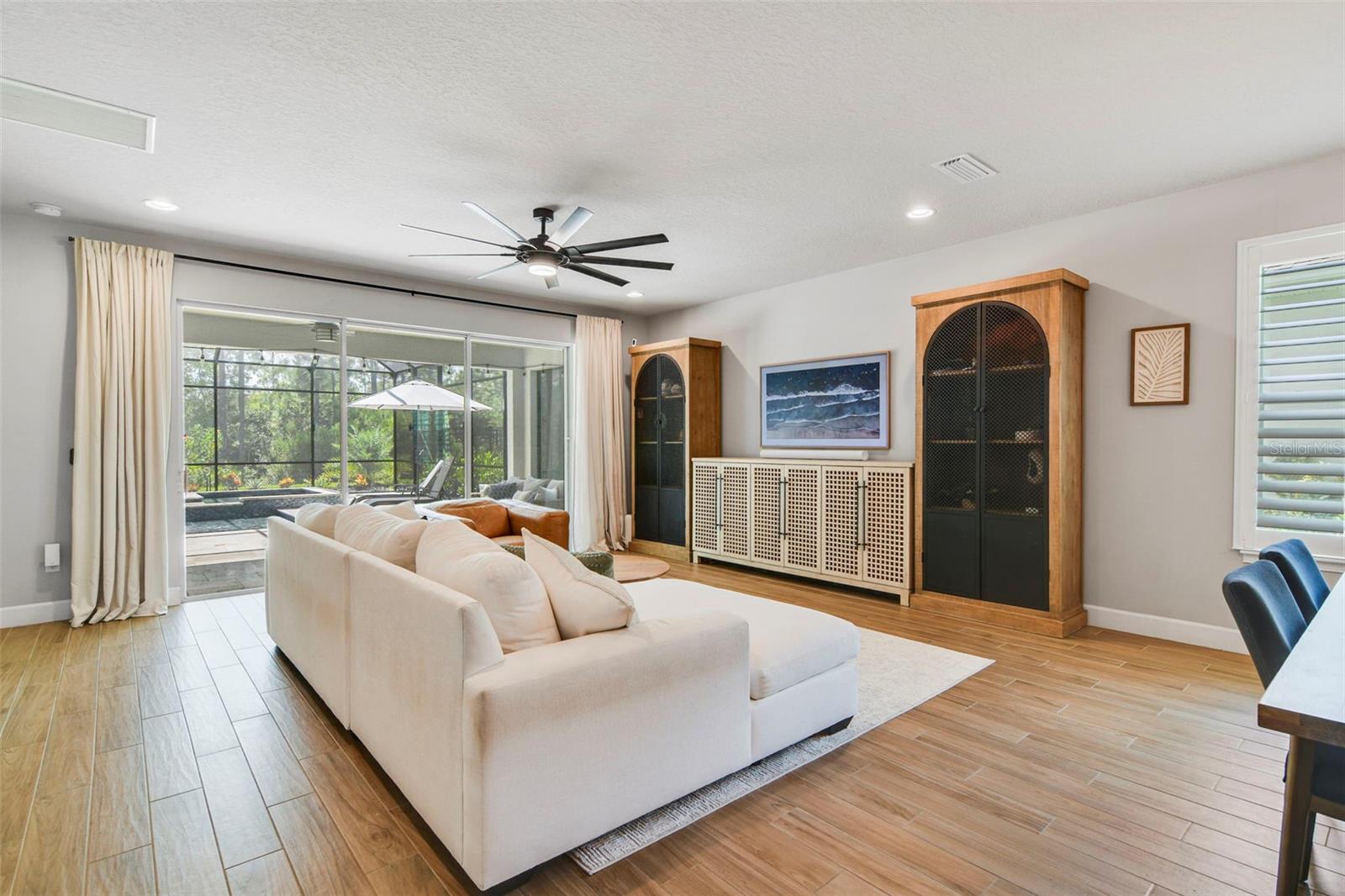 Image 4 of 34 For 6266 Fallsgrove Lane