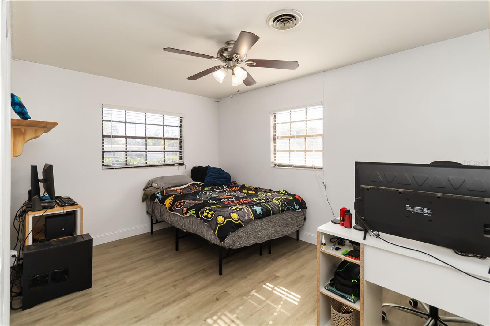 Image 17 of 23 For 118 Lake Minnie Drive