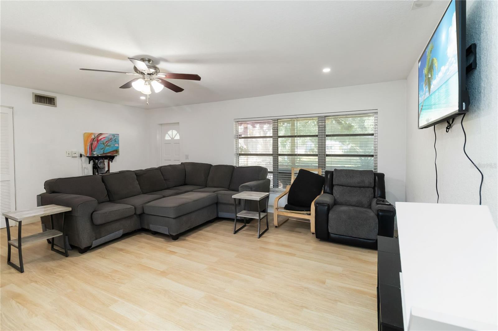 Image 6 of 23 For 118 Lake Minnie Drive